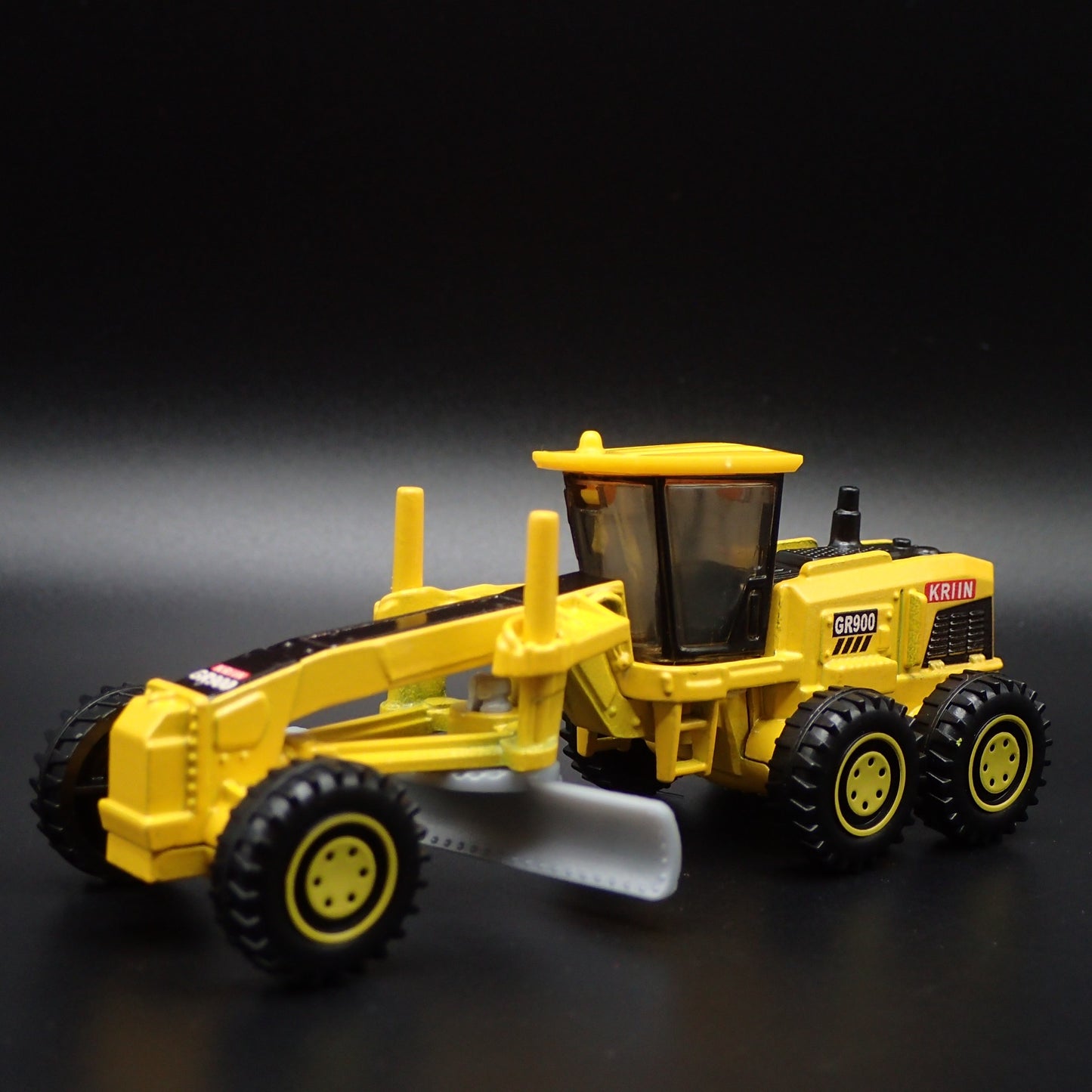 ROAD GRADER CONSTRUCTION VEHICLE 1:64 MB SCALE COLLECTIBLE DIECAST MODEL CAR