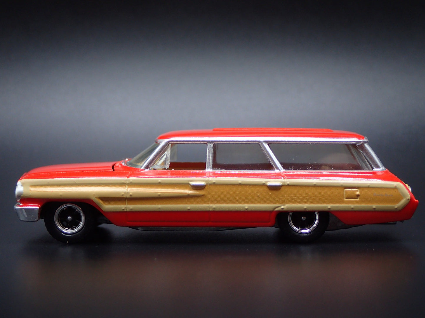 1964 64 FORD COUNTRY SQUIRE WAGON RED 1:64 SCALE COLLECTIBLE DIECAST MODEL CAR