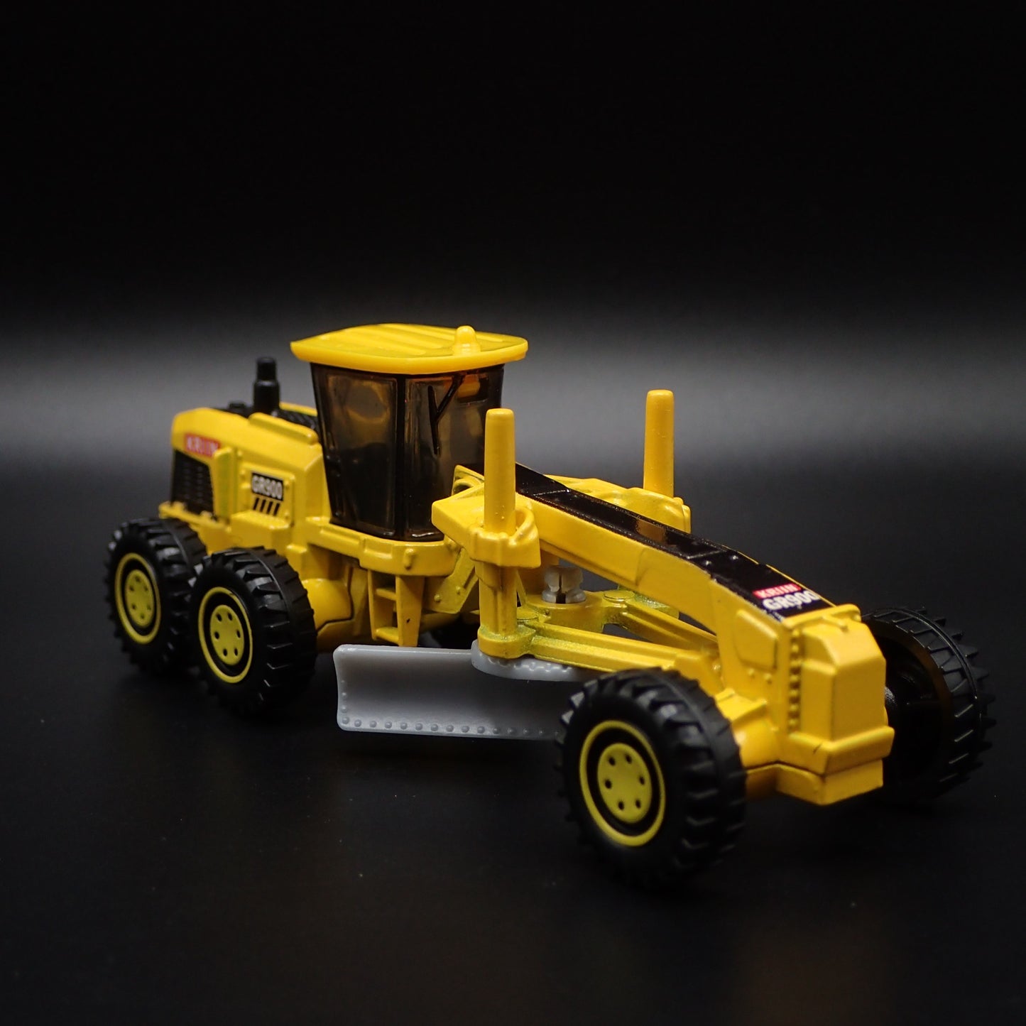 ROAD GRADER CONSTRUCTION VEHICLE 1:64 MB SCALE COLLECTIBLE DIECAST MODEL CAR