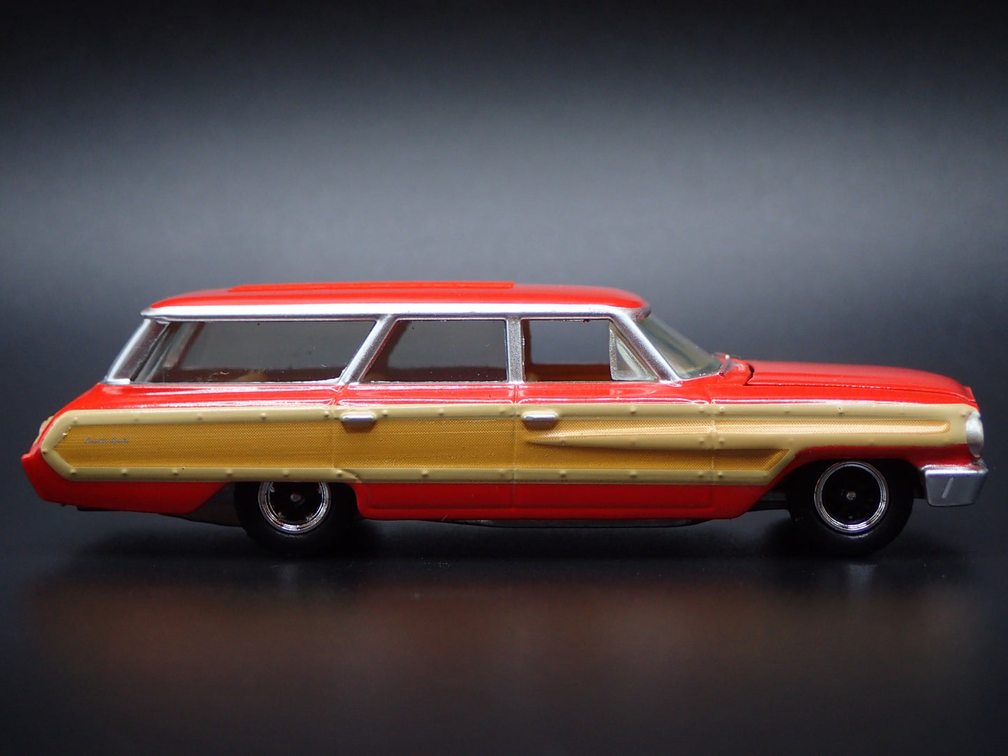 1964 64 FORD COUNTRY SQUIRE WAGON RED 1:64 SCALE COLLECTIBLE DIECAST MODEL CAR