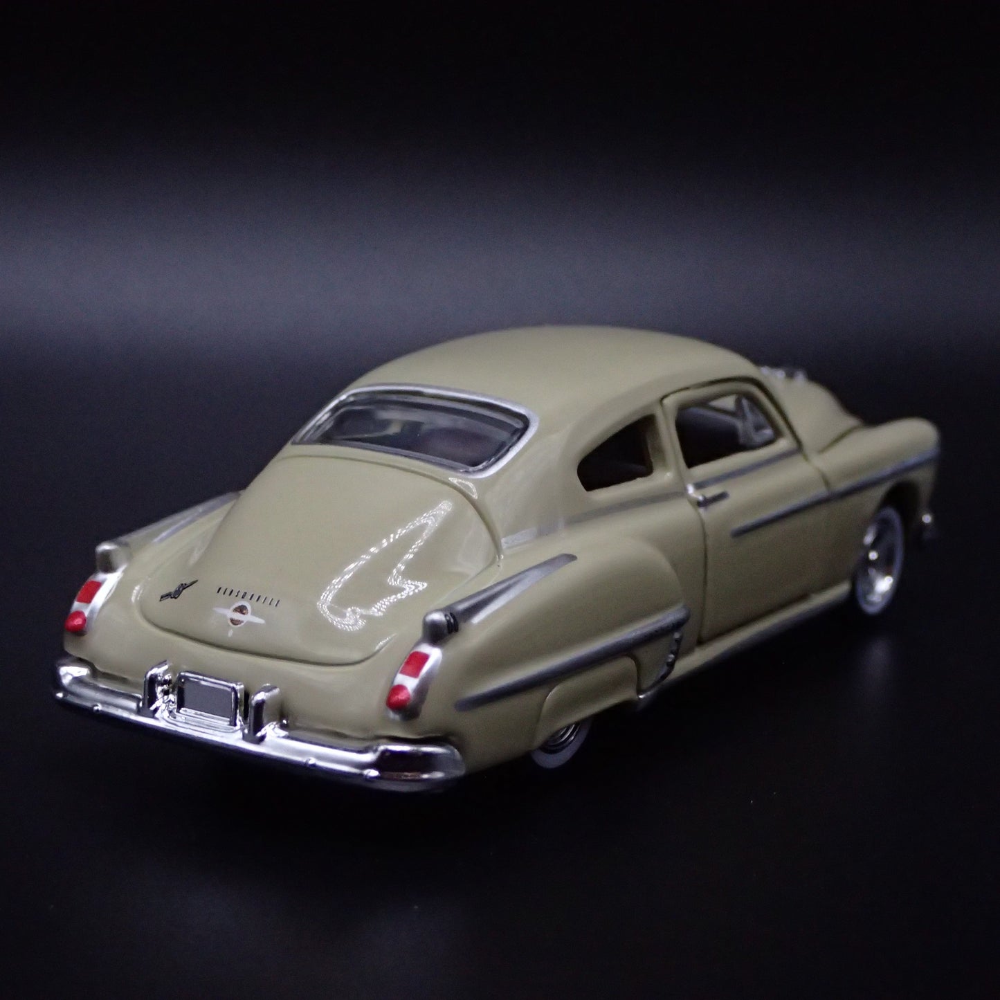 1950 50 OLDS OLDSMOBILE 88 FASTBACK RARE 1:64 SCALE DIORAMA DIECAST MODEL CAR