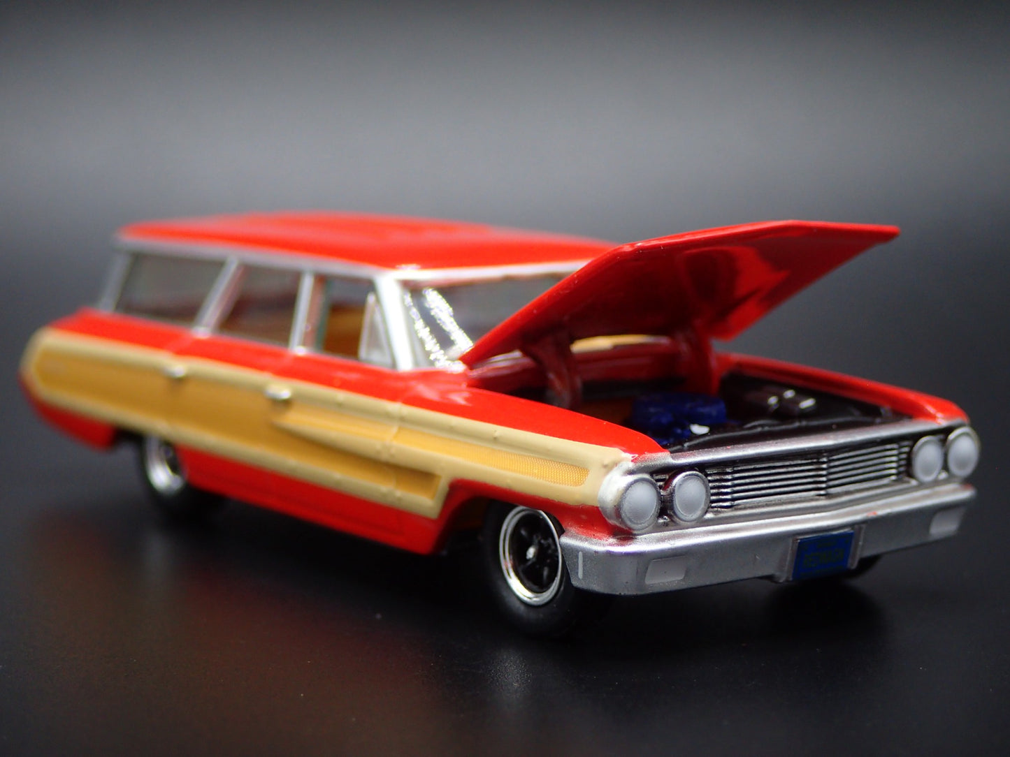 1964 64 FORD COUNTRY SQUIRE WAGON RED 1:64 SCALE COLLECTIBLE DIECAST MODEL CAR