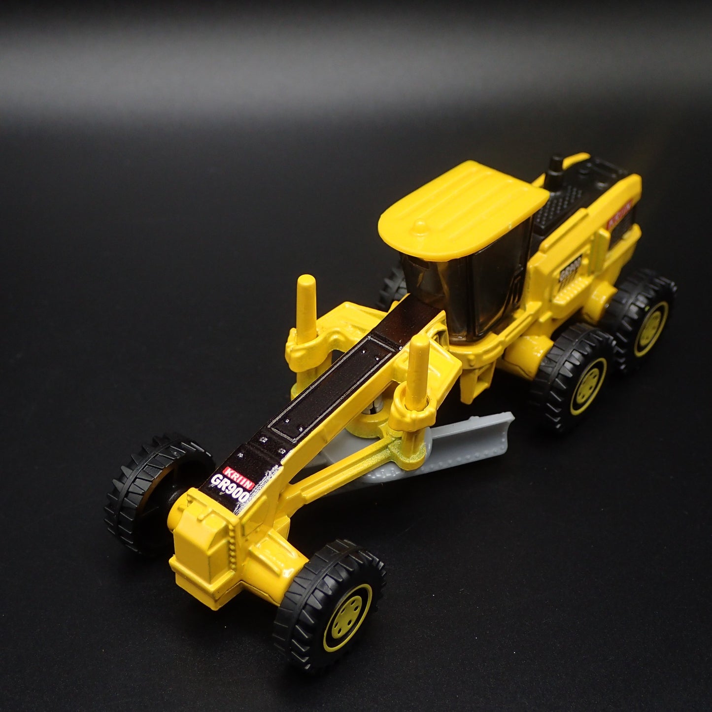 ROAD GRADER CONSTRUCTION VEHICLE 1:64 MB SCALE COLLECTIBLE DIECAST MODEL CAR