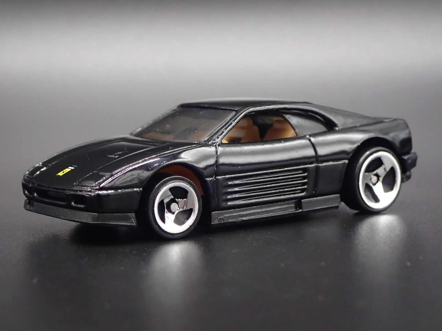 1989-1995 FERRARI 348 SUPER CAR 1:64 SCALE COLLECTIBLE DIORAMA DIECAST MODEL CAR