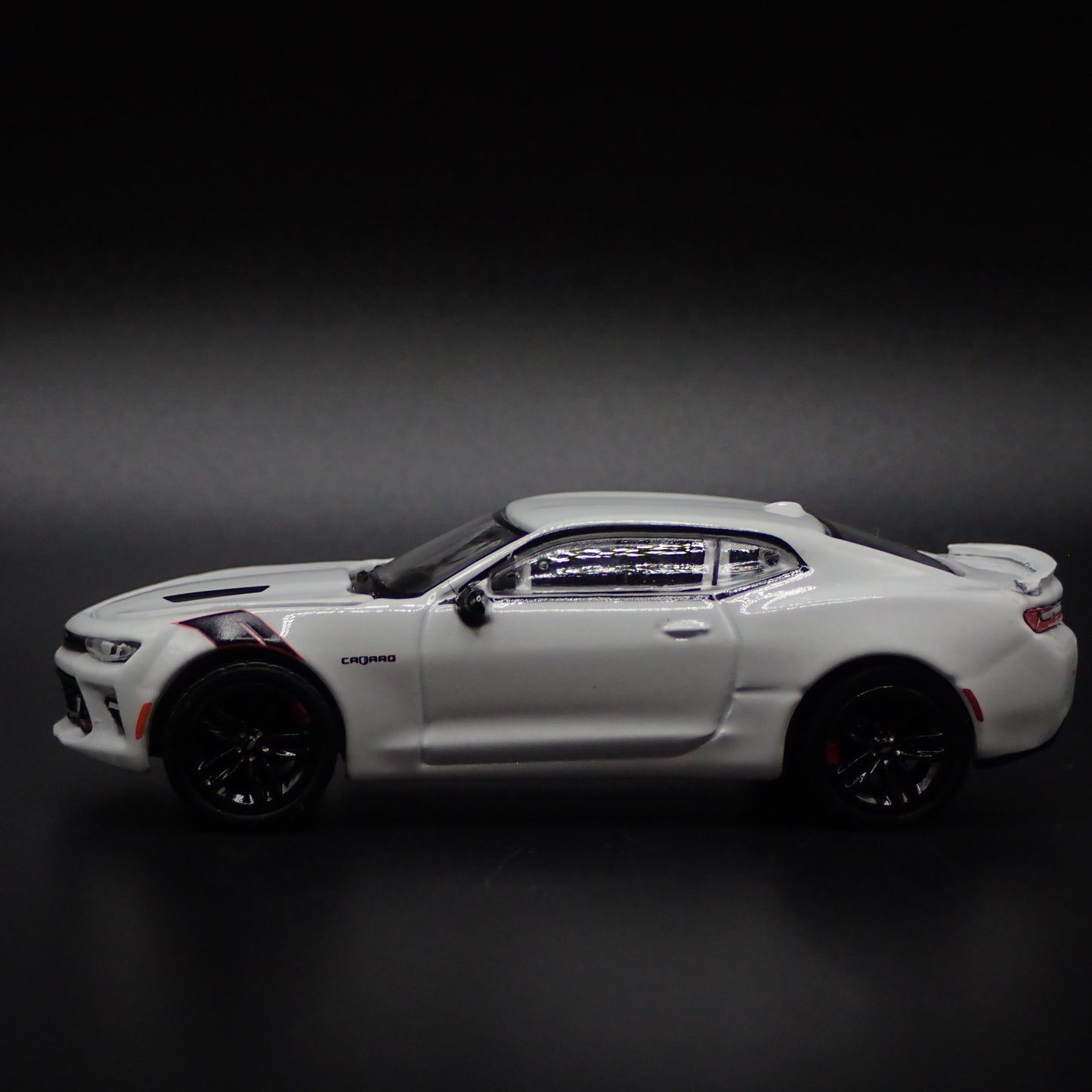 2016-2024 CHEVY CHEVROLET CAMARO SS WHITE 1:64 SCALE DIORAMA DIECAST MODEL CAR