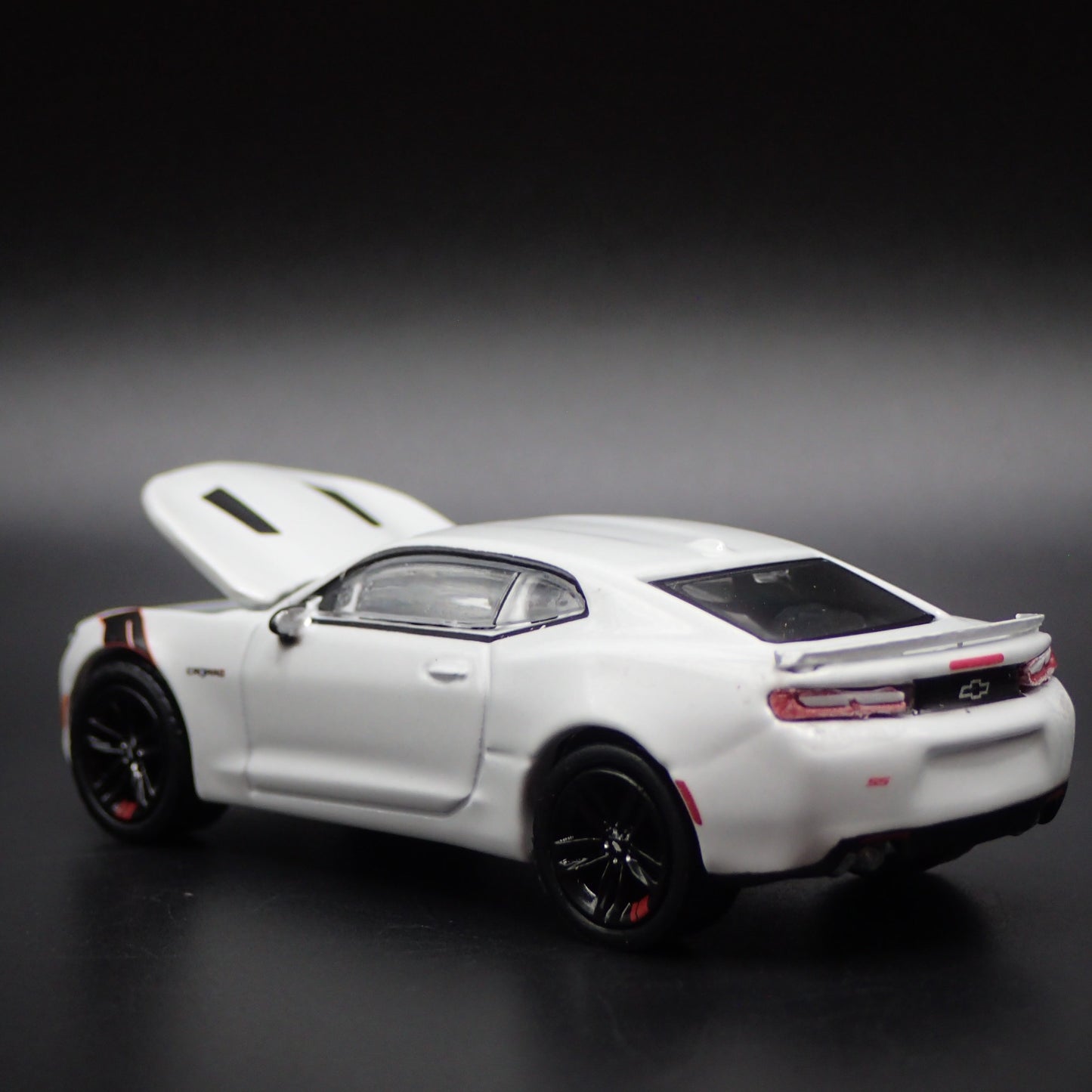 2016-2024 CHEVY CHEVROLET CAMARO SS WHITE 1:64 SCALE DIORAMA DIECAST MODEL CAR