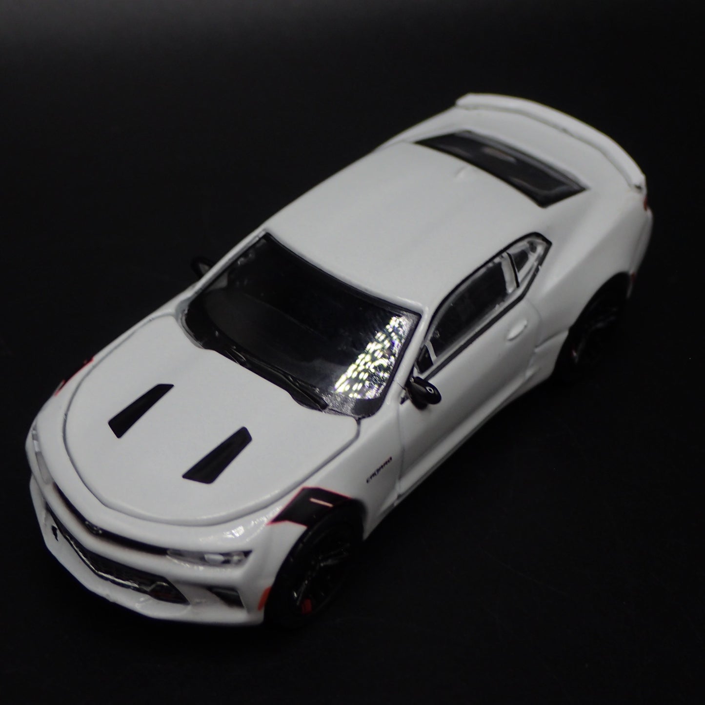 2016-2024 CHEVY CHEVROLET CAMARO SS WHITE 1:64 SCALE DIORAMA DIECAST MODEL CAR