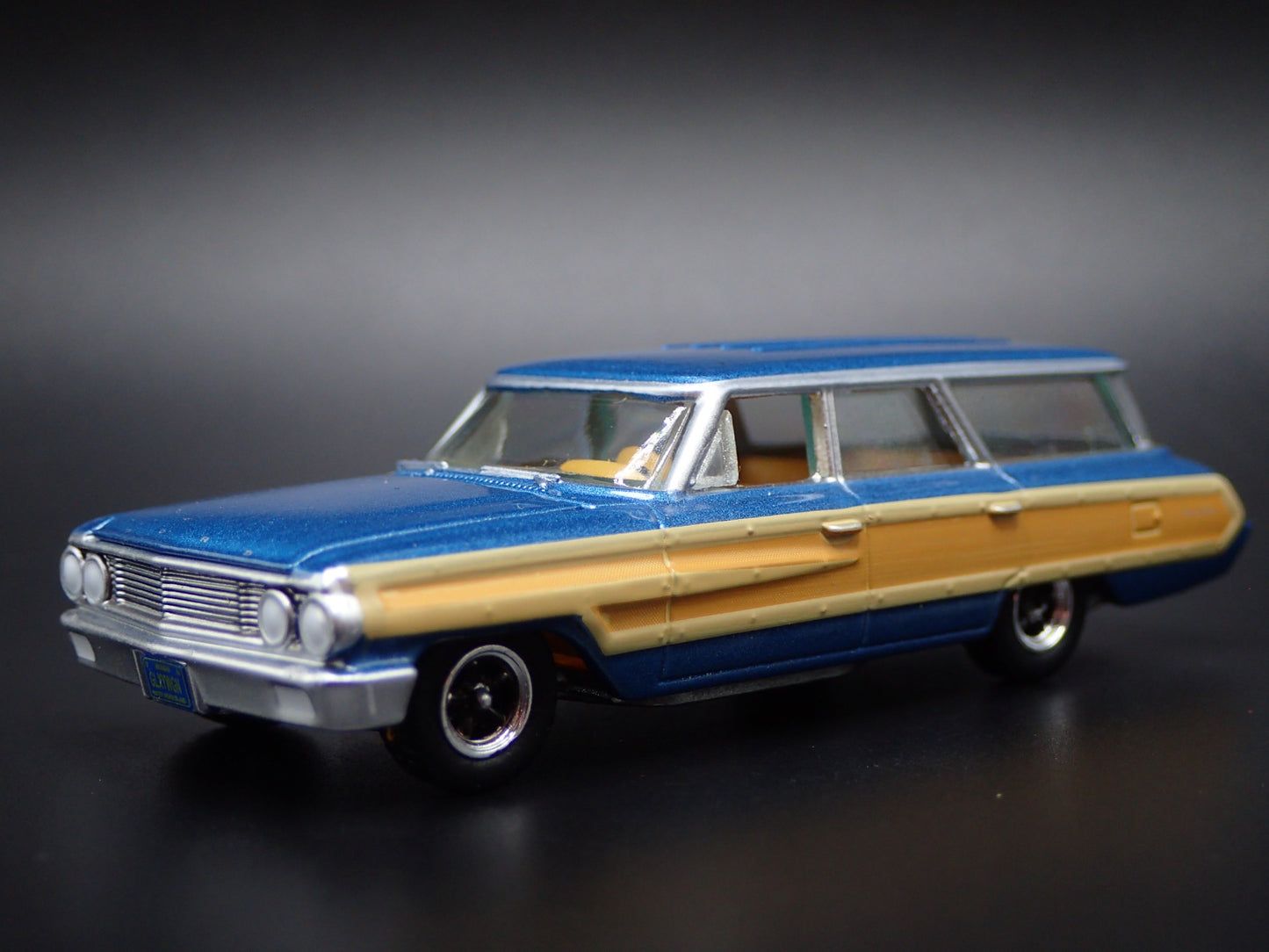 1964 64 FORD COUNTRY SQUIRE WAGON BLUE 1:64 SCALE COLLECTIBLE DIECAST MODEL CAR