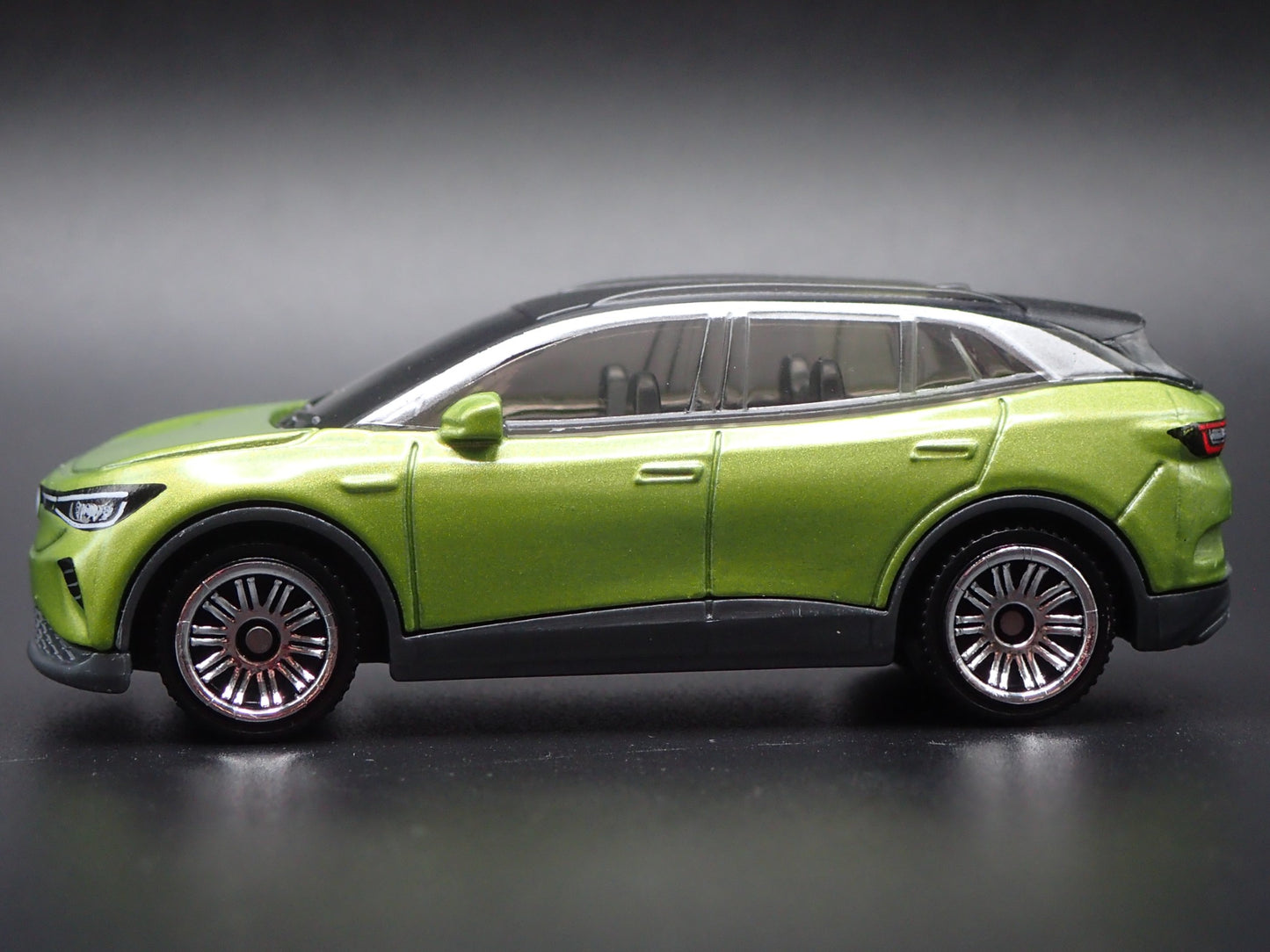 2020-2025 VW VOLKSWAGEN ID 4 ID4 ELECTRIC CAR GREEN 1:64 SCALE DIECAST MODEL CAR