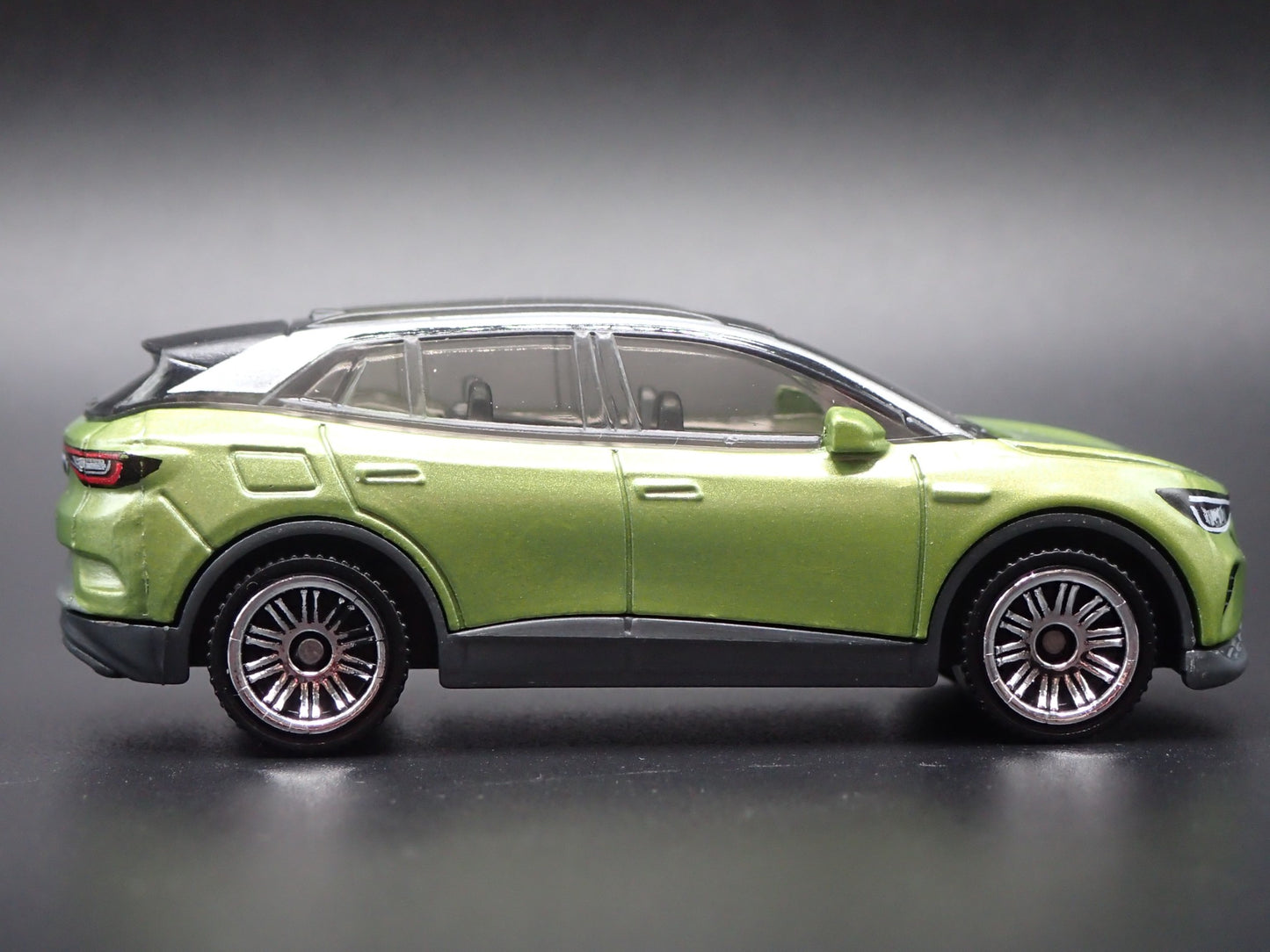 2020-2025 VW VOLKSWAGEN ID 4 ID4 ELECTRIC CAR GREEN 1:64 SCALE DIECAST MODEL CAR