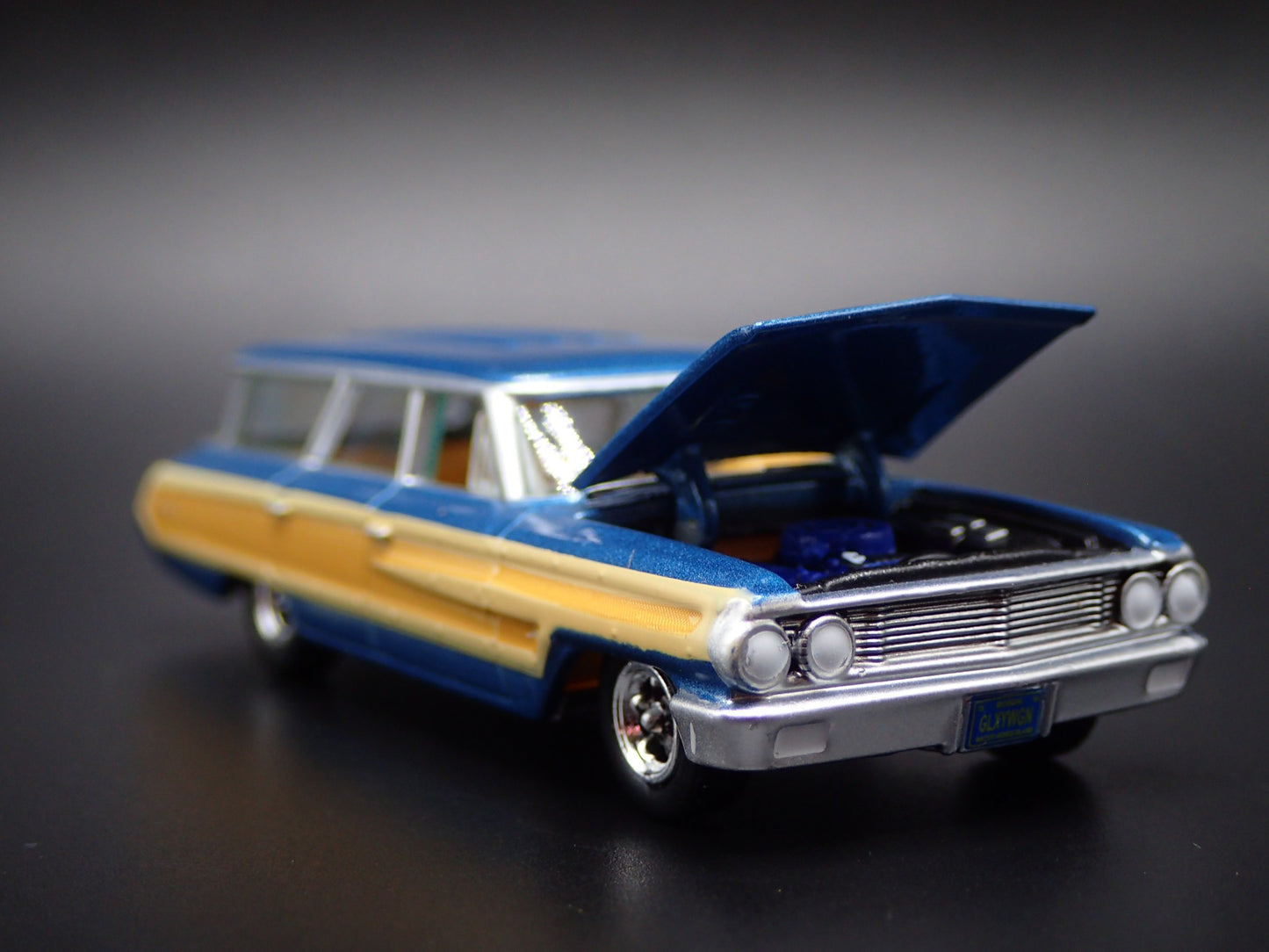 1964 64 FORD COUNTRY SQUIRE WAGON BLUE 1:64 SCALE COLLECTIBLE DIECAST MODEL CAR