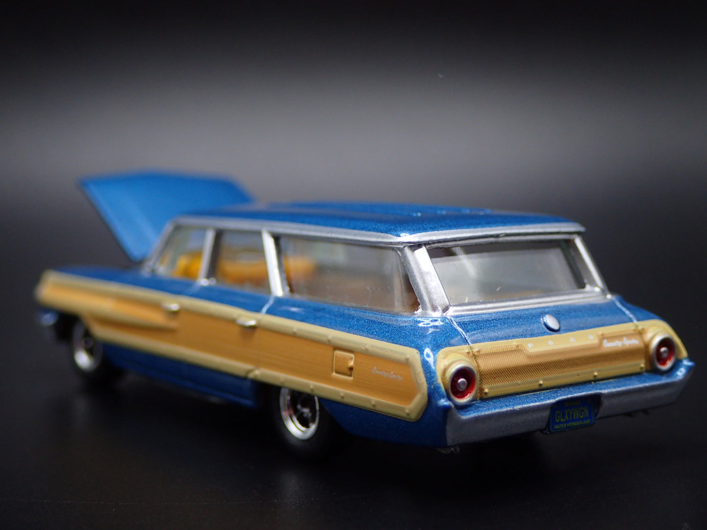1964 64 FORD COUNTRY SQUIRE WAGON BLUE 1:64 SCALE COLLECTIBLE DIECAST MODEL CAR
