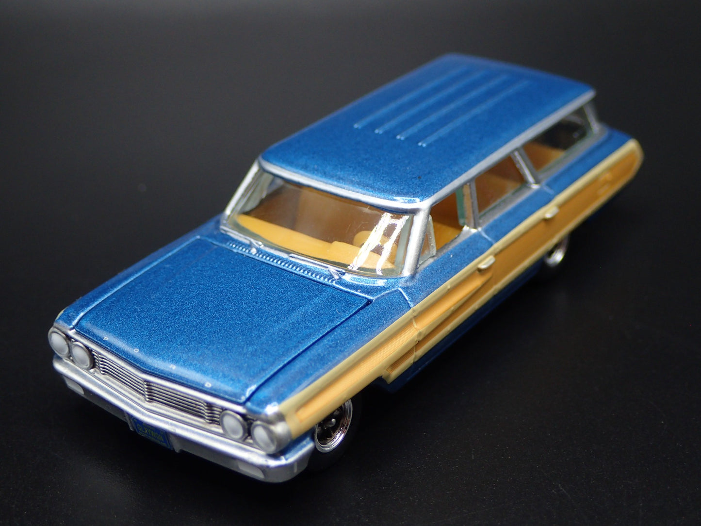 1964 64 FORD COUNTRY SQUIRE WAGON BLUE 1:64 SCALE COLLECTIBLE DIECAST MODEL CAR