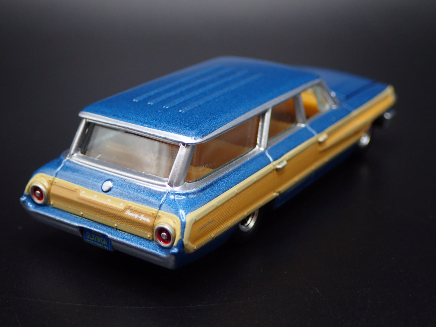 1964 64 FORD COUNTRY SQUIRE WAGON BLUE 1:64 SCALE COLLECTIBLE DIECAST MODEL CAR