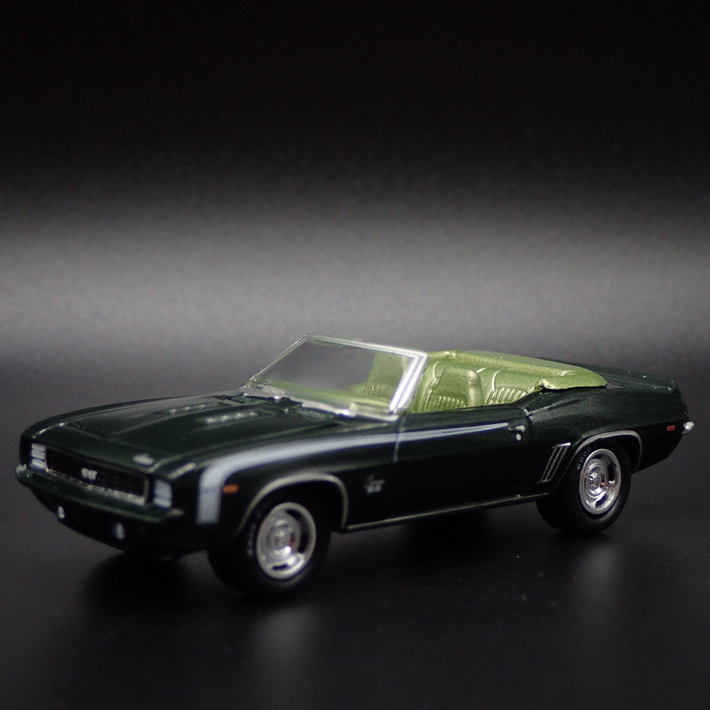 1969 69 CHEVY CHEVROLET CAMARO RS/SS CONVERTIBLE 1/64 SCALE DIECAST MODEL CAR
