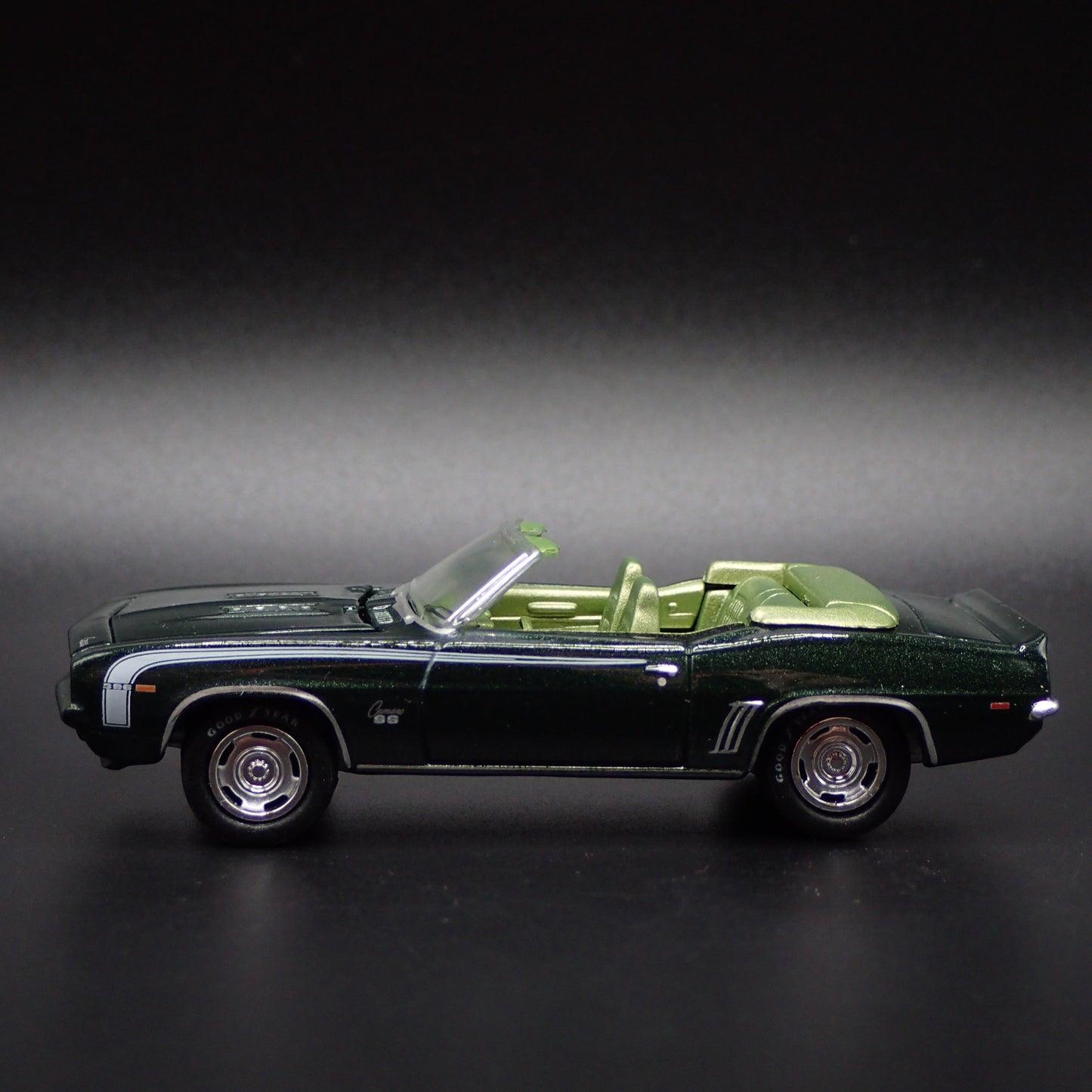1969 69 CHEVY CHEVROLET CAMARO RS/SS CONVERTIBLE 1/64 SCALE DIECAST MODEL CAR