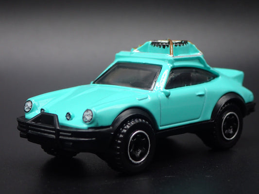 1985 85 PORSCHE 911 RALLY TEAL 1:64 SCALE COLLECTIBLE DIORAMA DIECAST MODEL CAR