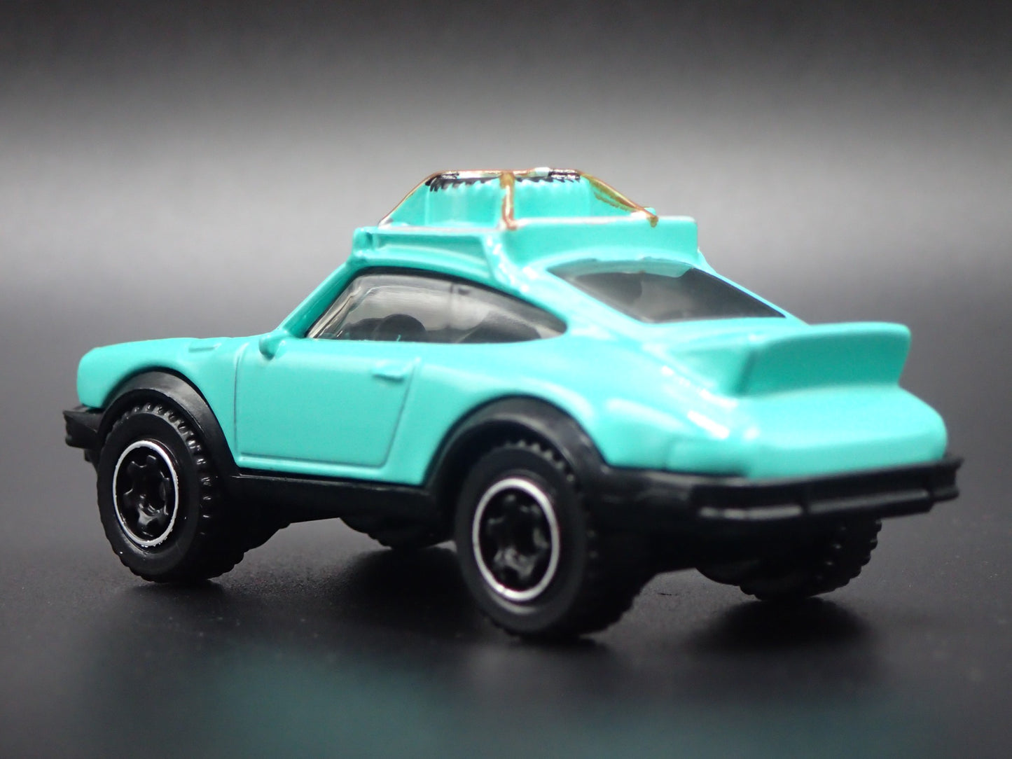 1985 85 PORSCHE 911 RALLY TEAL 1:64 SCALE COLLECTIBLE DIORAMA DIECAST MODEL CAR