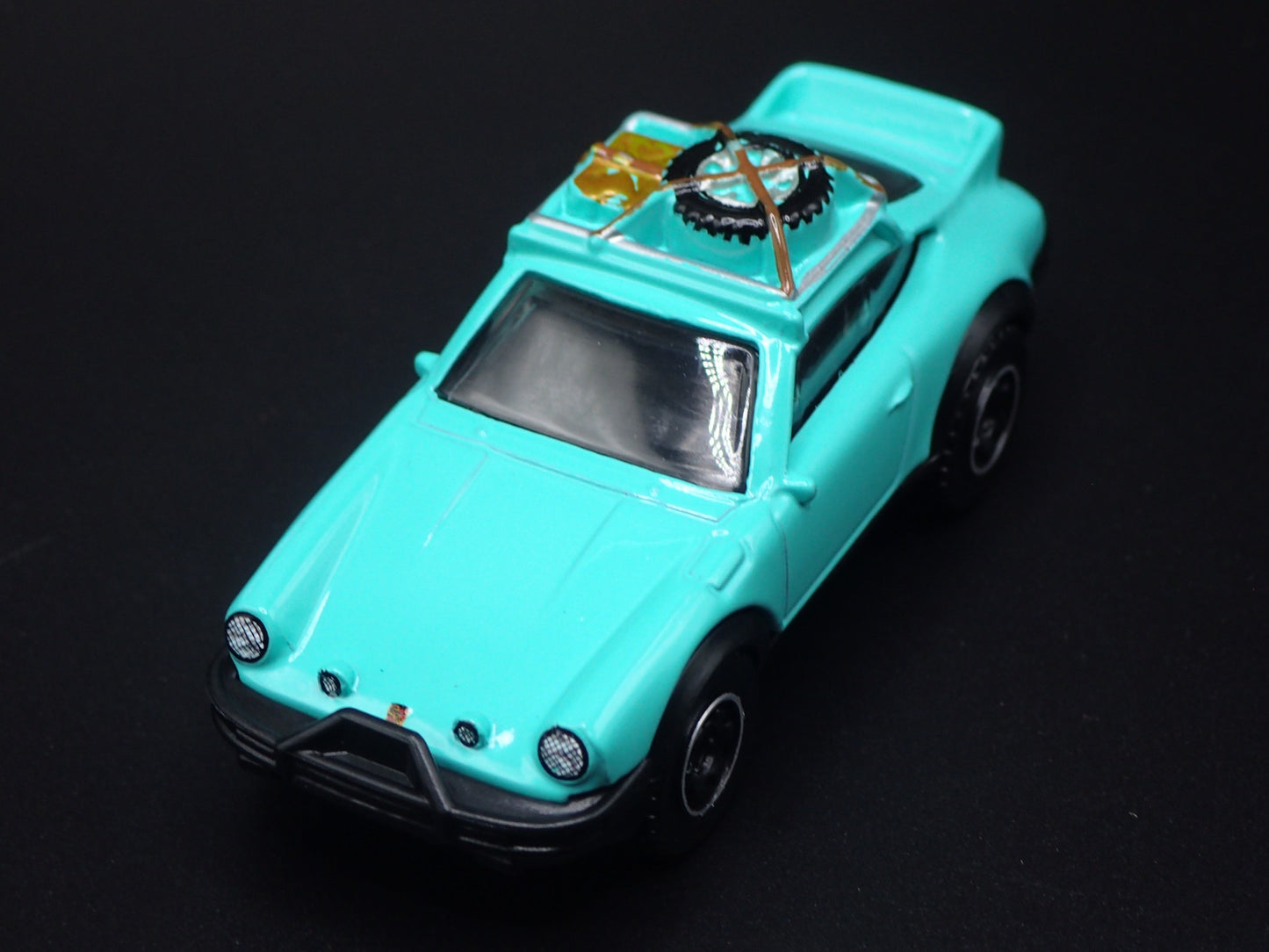 1985 85 PORSCHE 911 RALLY TEAL 1:64 SCALE COLLECTIBLE DIORAMA DIECAST MODEL CAR