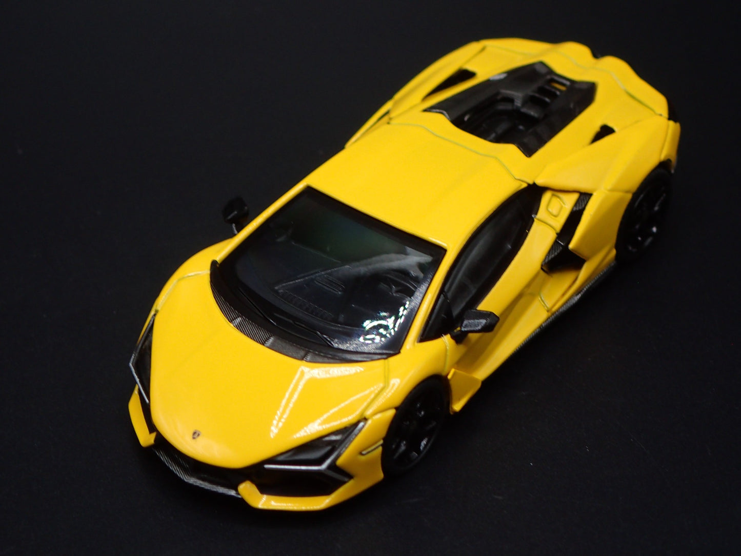 2024-2025 LAMBORGHINI REVUELTO SUPER CAR YELLOW 1:64 SCALE DIECAST MODEL CAR