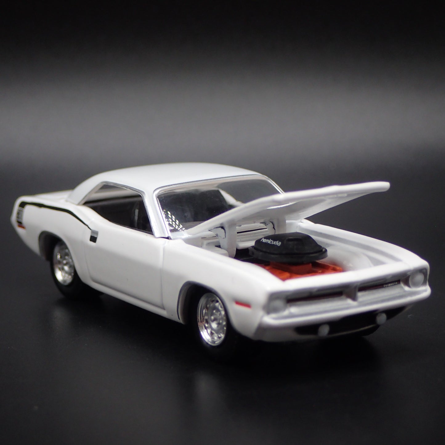 1970 70 PLYMOUTH HEMI CUDA RARE 1:64 SCALE COLLECTIBLE DIORAMA DIECAST MODEL CAR