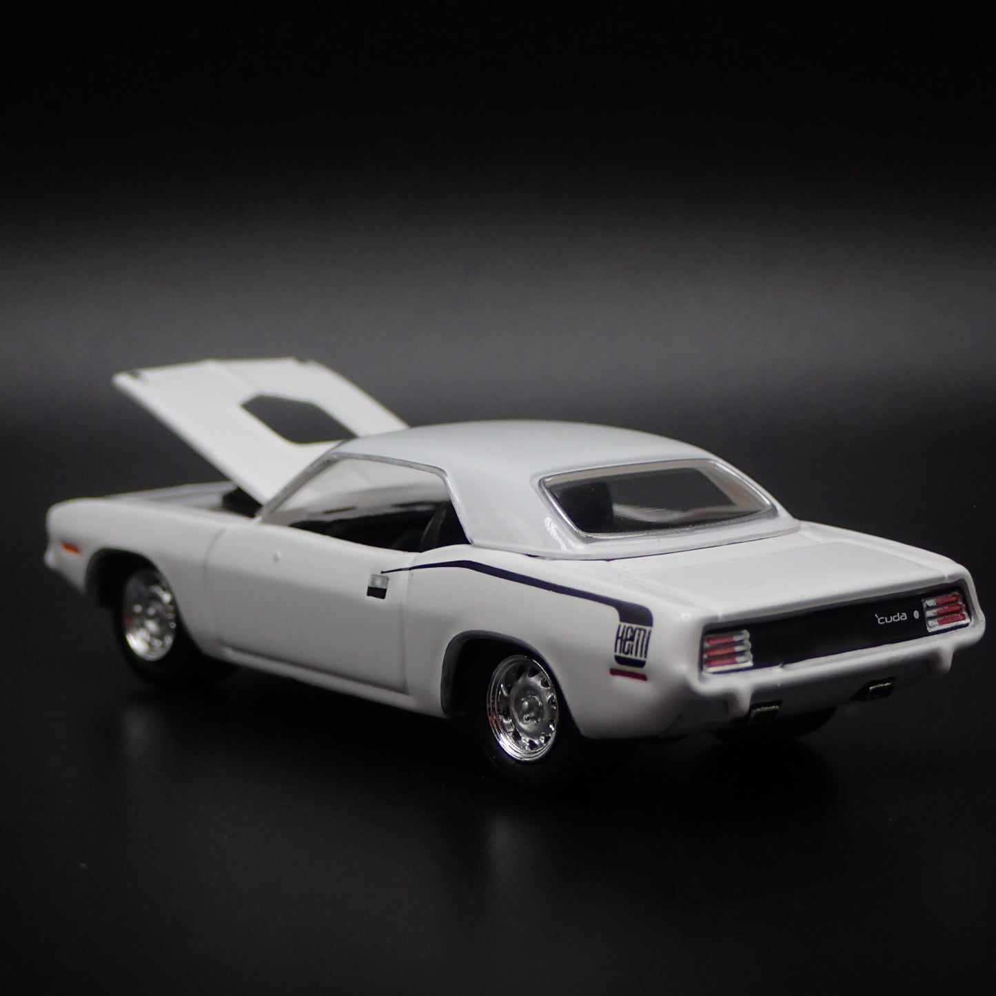 1970 70 PLYMOUTH HEMI CUDA RARE 1:64 SCALE COLLECTIBLE DIORAMA DIECAST MODEL CAR