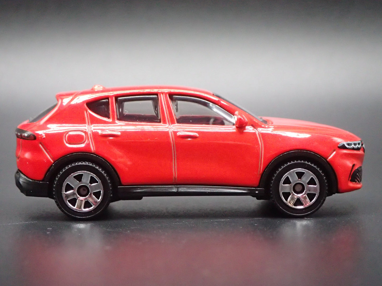 2023-2025 ALFA ROMEO TONALE SUV 1:64 SCALE COLLECTIBLE DIORAMA DIECAST MODEL CAR