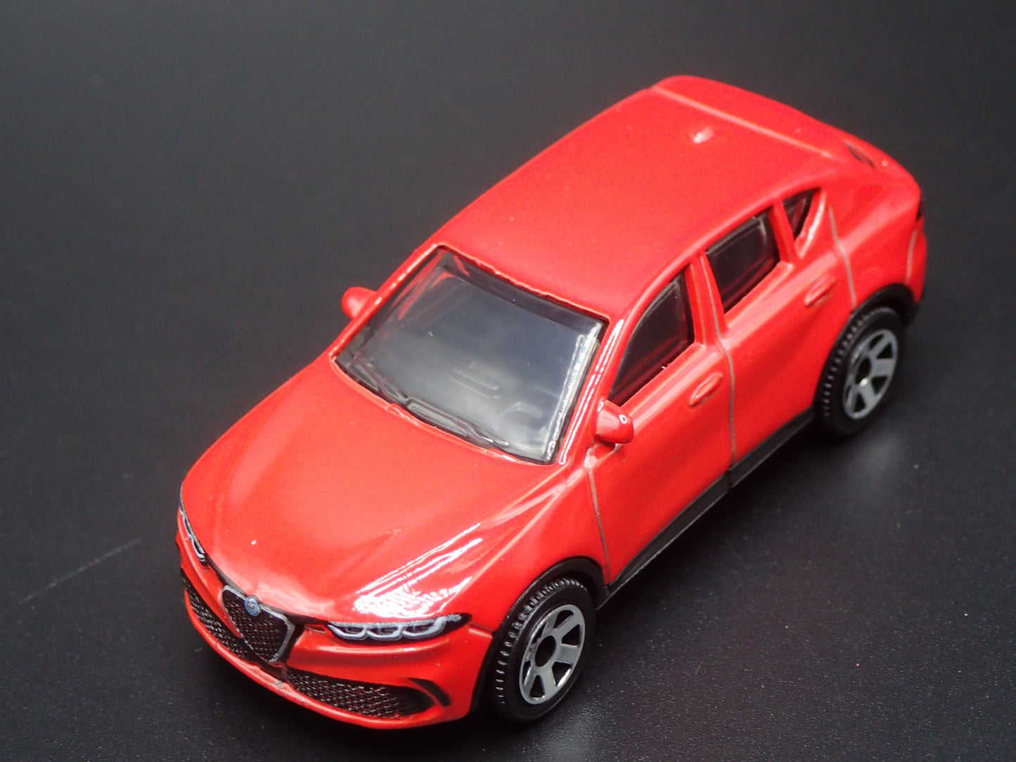 2023-2025 ALFA ROMEO TONALE SUV 1:64 SCALE COLLECTIBLE DIORAMA DIECAST MODEL CAR