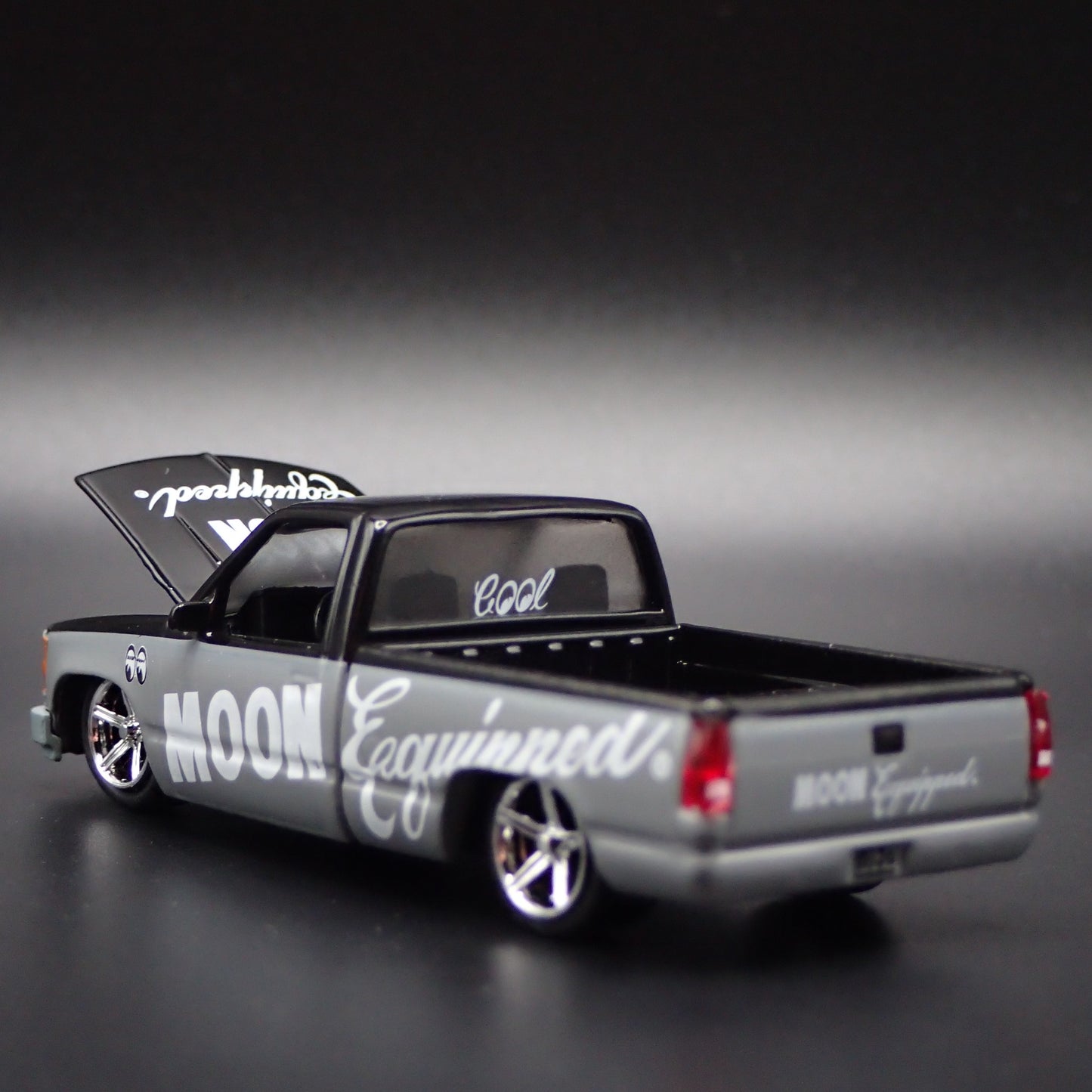 1990 CHEVY CHEVROLET C1500 SS 454 PICKUP TRUCK MOONEYES 1:64 DIECAST MODEL CAR
