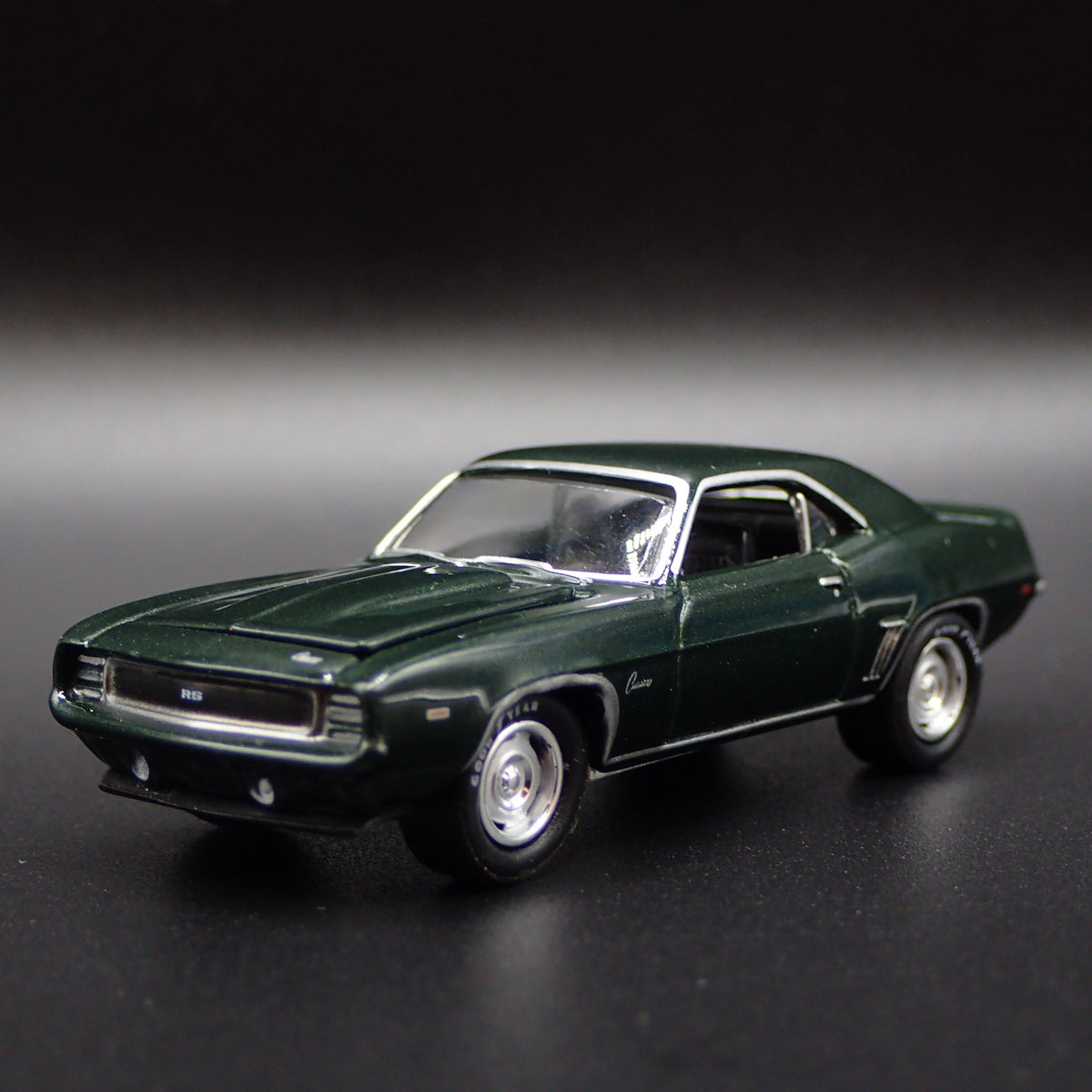 1969 69 CHEVY CHEVROLET CAMARO RS COPO RARE 1:64 SCALE DIORAMA DIECAST MODEL CAR