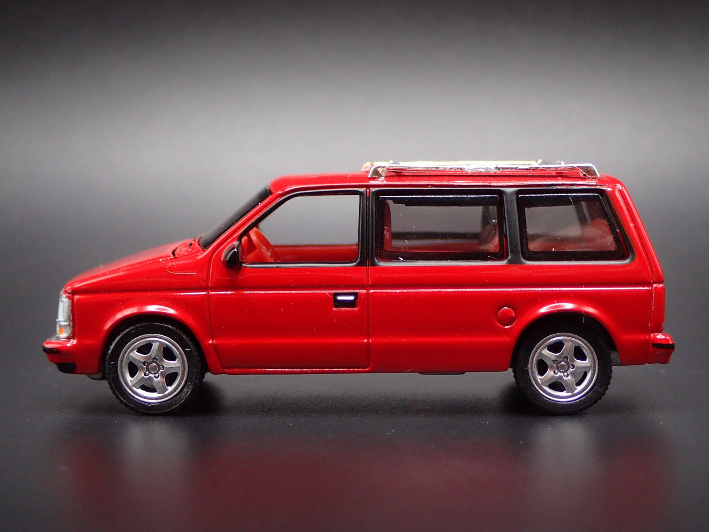 1984-1990 DODGE CARAVAN RED 1/64 SCALE COLLECTIBLE DIORAMA DIECAST MODEL CAR
