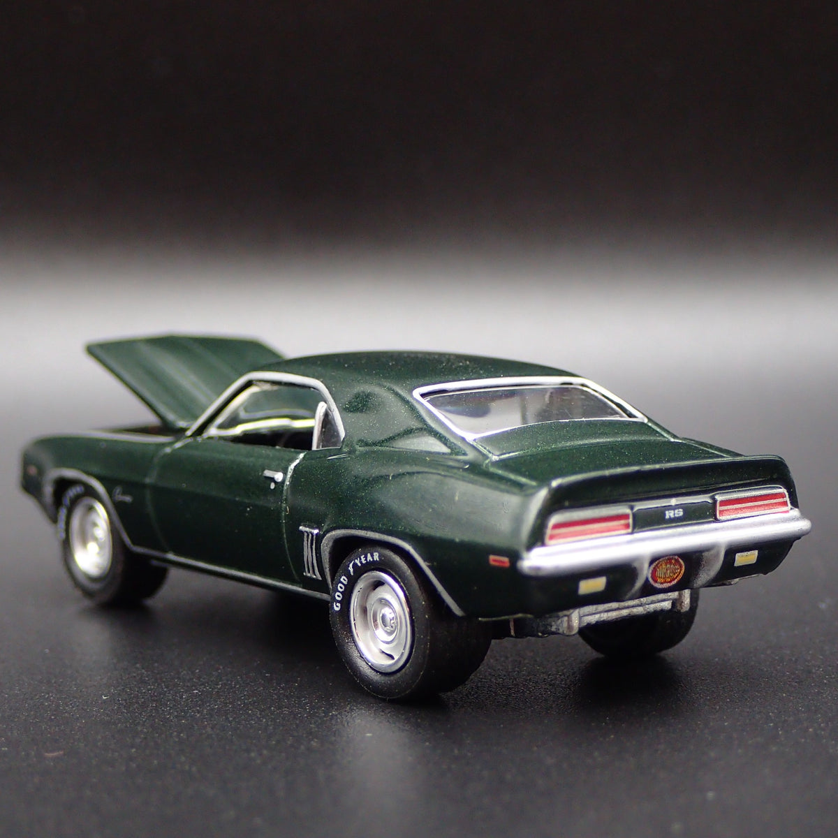 1969 69 CHEVY CHEVROLET CAMARO RS COPO RARE 1:64 SCALE DIORAMA DIECAST MODEL CAR