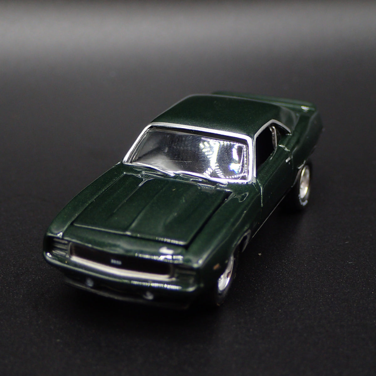 1969 69 CHEVY CHEVROLET CAMARO RS COPO RARE 1:64 SCALE DIORAMA DIECAST MODEL CAR