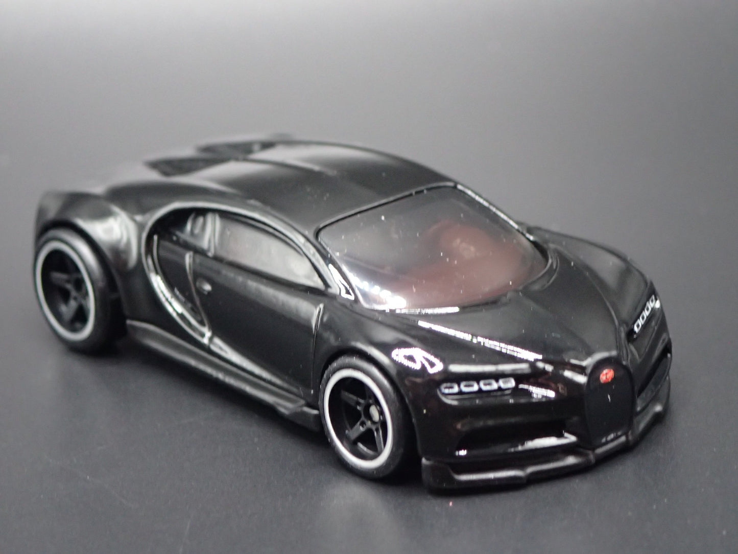 2016-2024 BUGATTI CHIRON SUPER CAR BLACK 1:64 SCALE DIORAMA DIECAST MODEL CAR