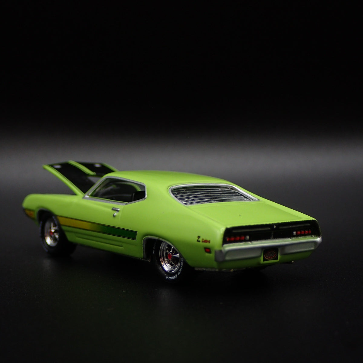 1971 71 FORD TORINO COBRA RARE 1:64 SCALE COLLECTIBLE DIORAMA DIECAST MODEL CAR-Burning Rubber Toy Company