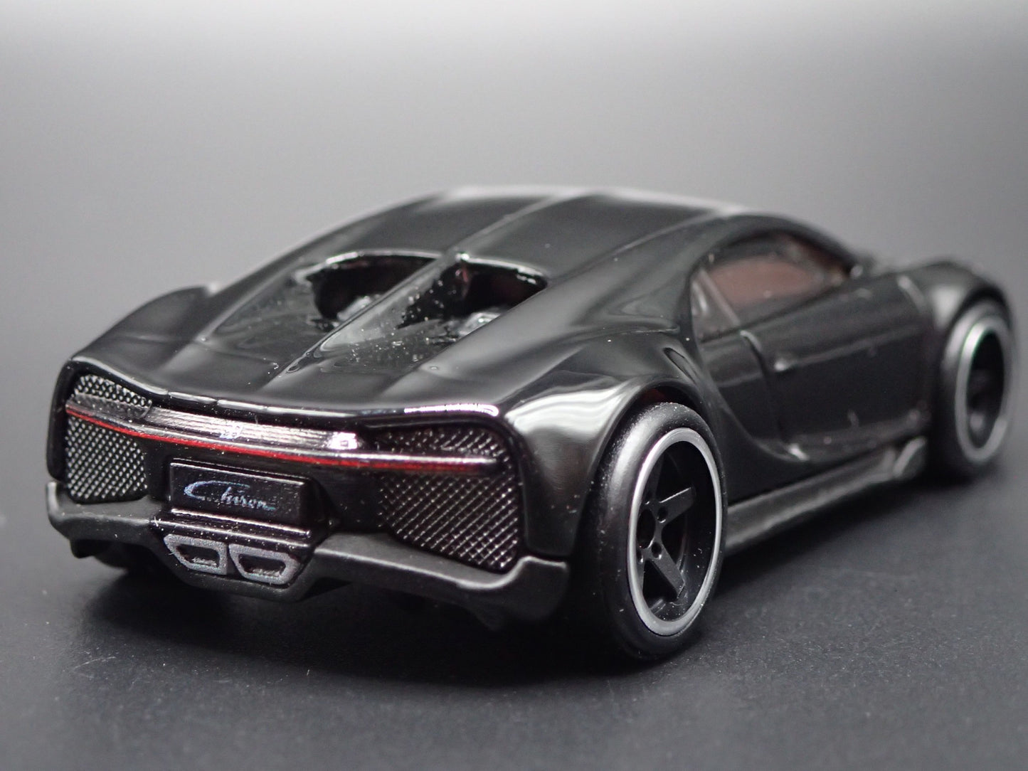 2016-2024 BUGATTI CHIRON SUPER CAR BLACK 1:64 SCALE DIORAMA DIECAST MODEL CAR
