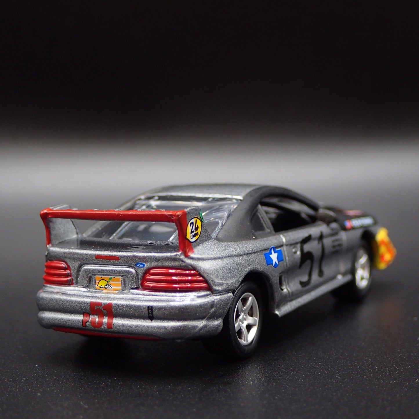 1996 96 FORD MUSTANG SALEEN RACE CAR SILVER 1/64 SCALE DIORAMA DIECAST MODEL CAR