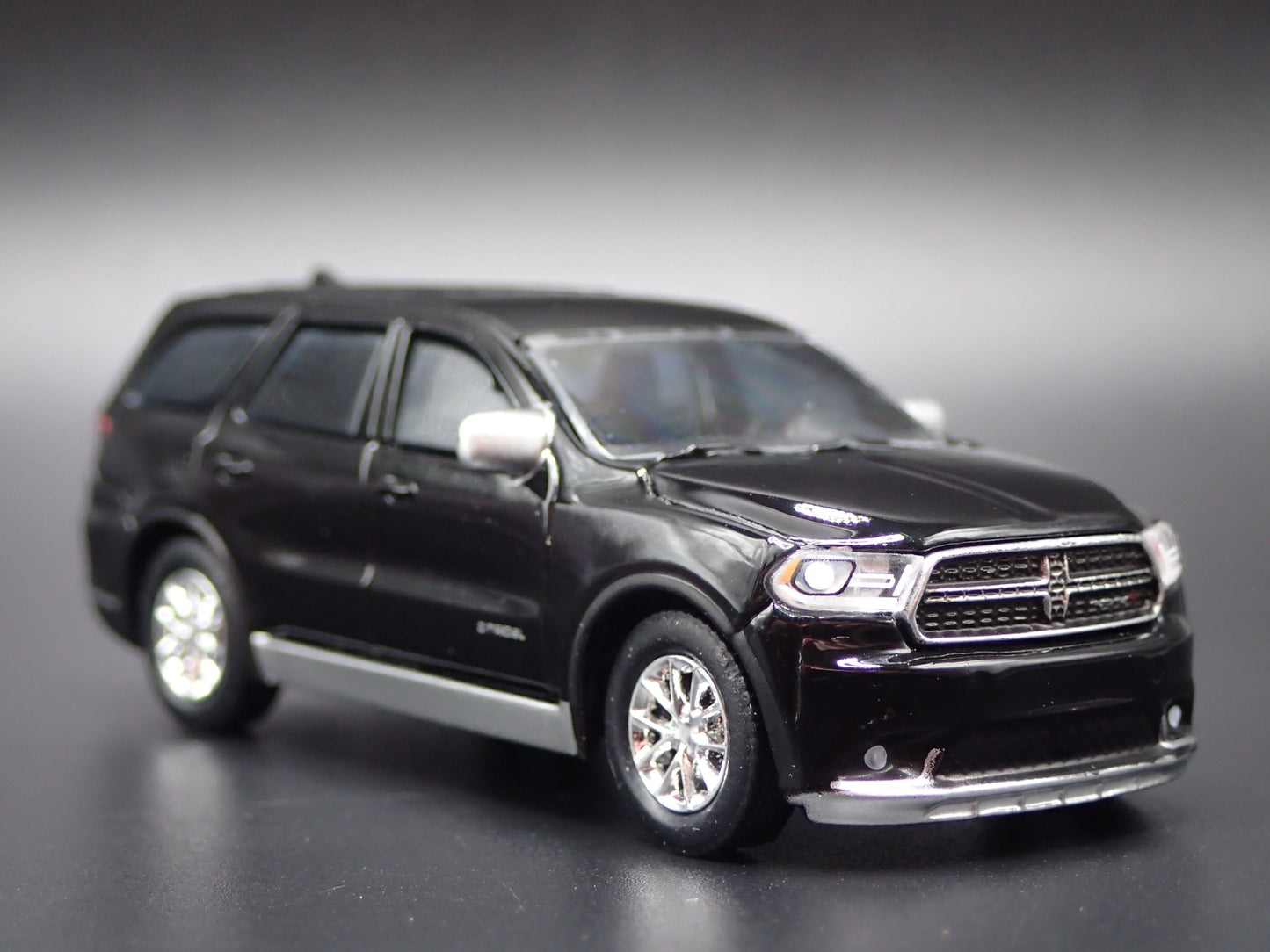 2011-2019 DODGE DURANGO SUV BLACK 1:64 SCALE DIORAMA DIECAST MODEL CAR