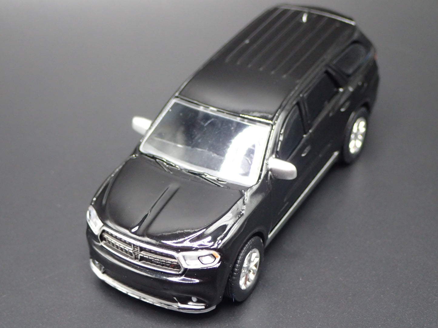 2011-2019 DODGE DURANGO SUV BLACK 1:64 SCALE DIORAMA DIECAST MODEL CAR