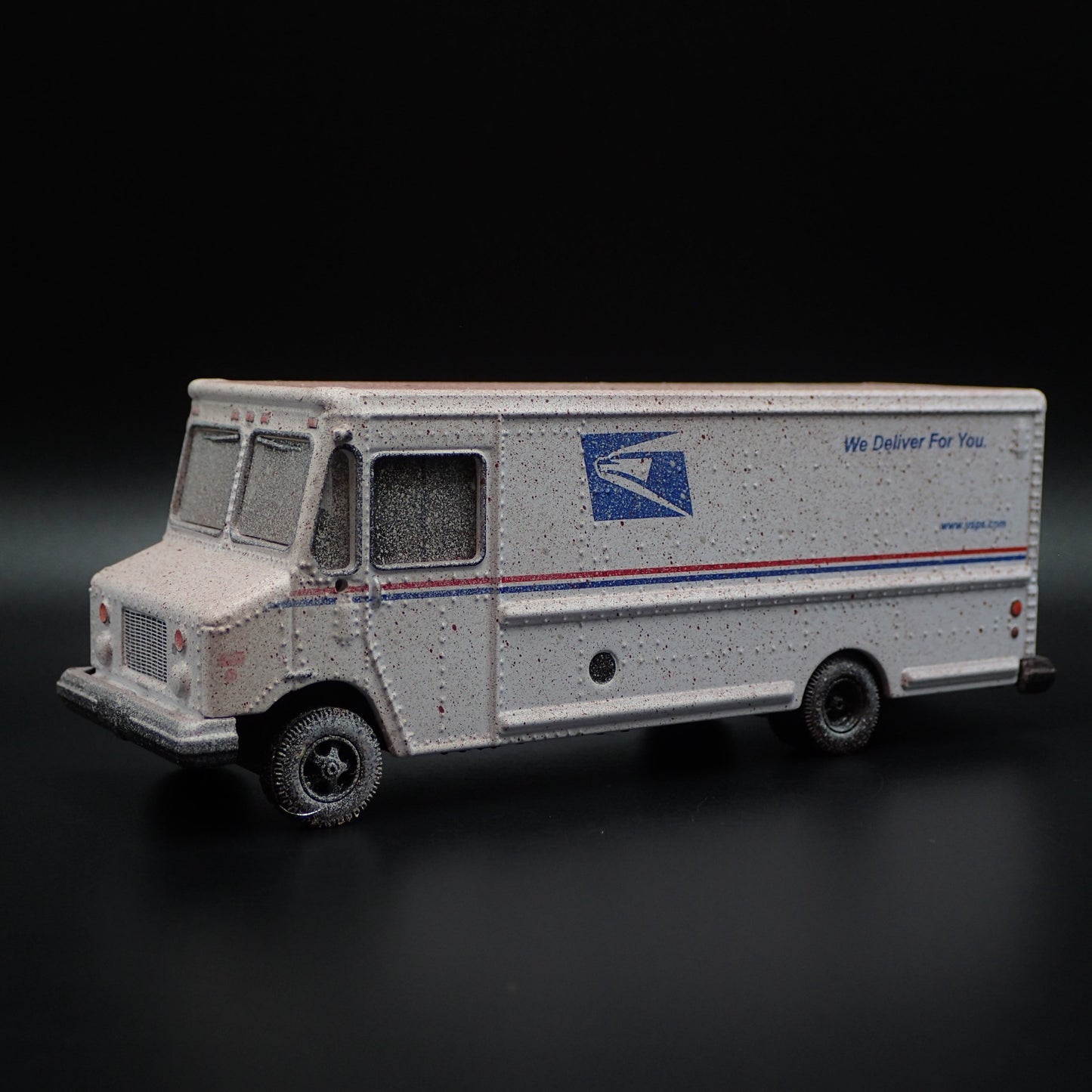 USPS UNITED STATES POSTAL SERVICE DELIVERY VAN ABANDON 1:64 SCALE DIECAST MODEL