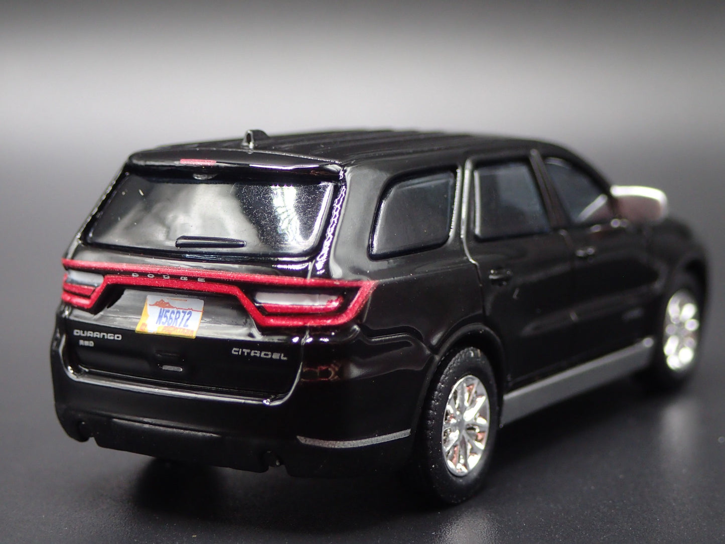 2011-2019 DODGE DURANGO SUV BLACK 1:64 SCALE DIORAMA DIECAST MODEL CAR