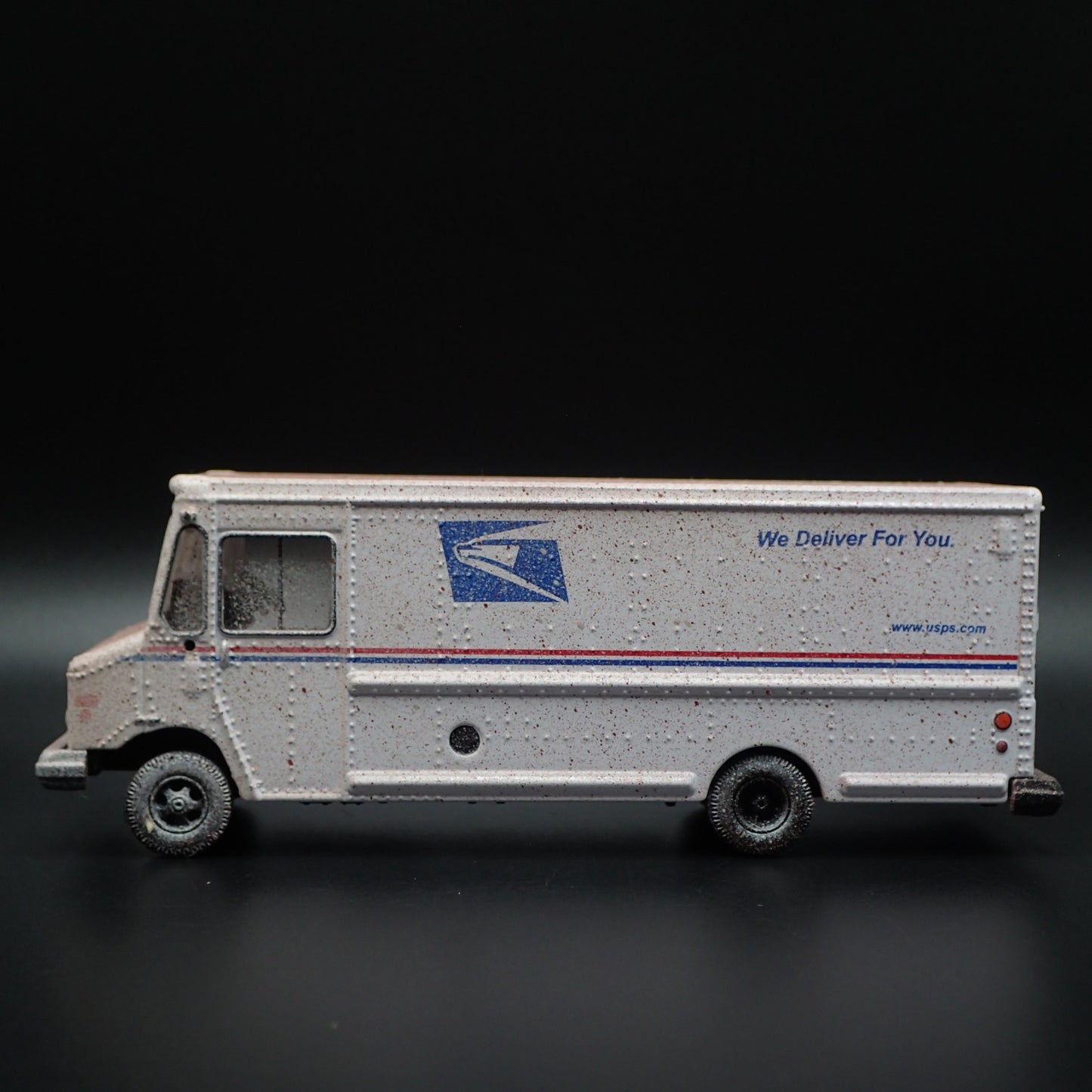 USPS UNITED STATES POSTAL SERVICE DELIVERY VAN ABANDON 1:64 SCALE DIECAST MODEL