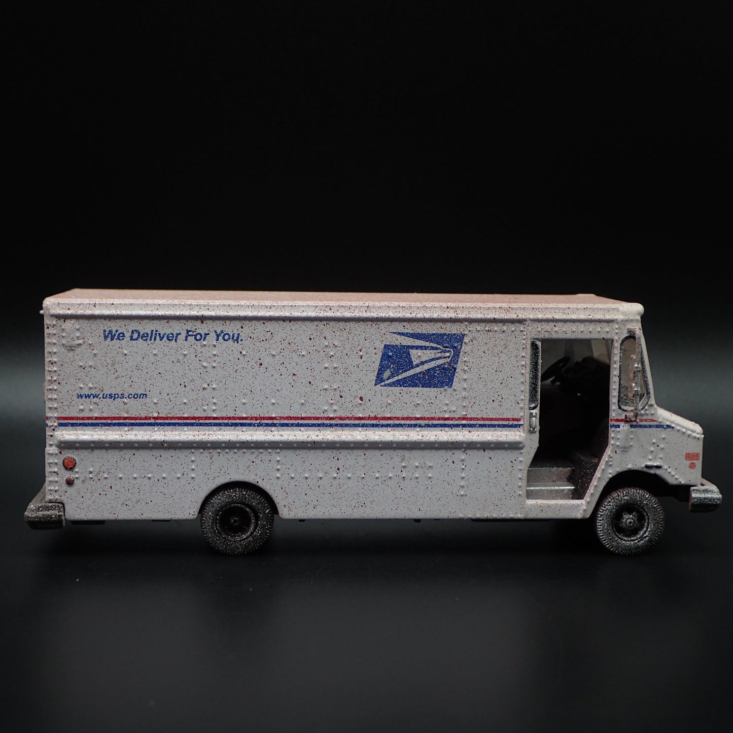 USPS UNITED STATES POSTAL SERVICE DELIVERY VAN ABANDON 1:64 SCALE DIECAST MODEL