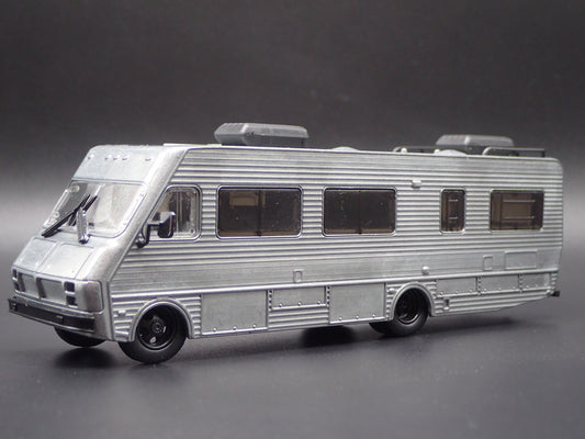 1986 86 FLEETWOOD BOUNDER RV MOTORHOME 1:64 SCALE COLLECTIBLE DIECAST MODEL CAR