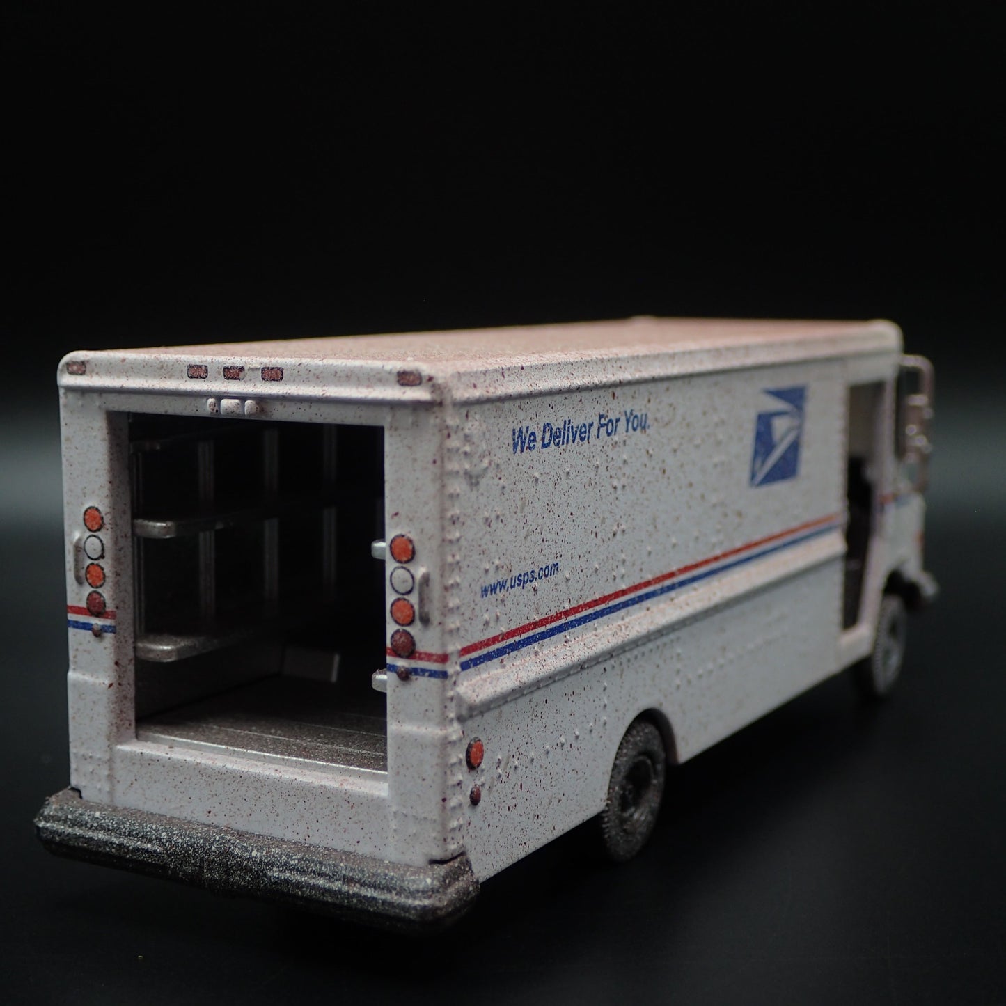 USPS UNITED STATES POSTAL SERVICE DELIVERY VAN ABANDON 1:64 SCALE DIECAST MODEL