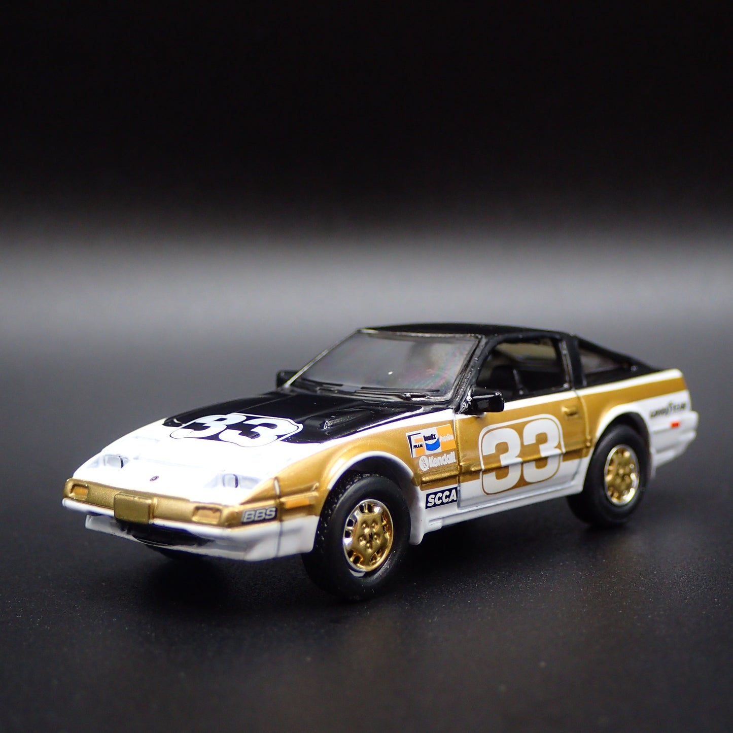 1983-1989 NISSAN 300ZX TURBO 1:64 SCALE COLLECTIBLE DIORAMA DIECAST MODEL CAR