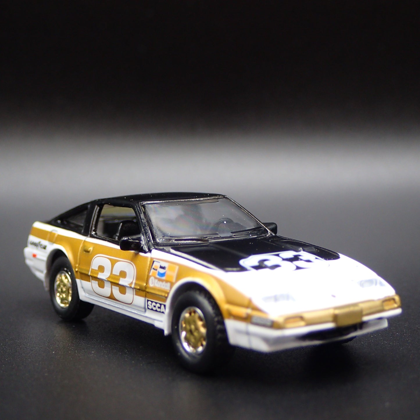 1983-1989 NISSAN 300ZX TURBO 1:64 SCALE COLLECTIBLE DIORAMA DIECAST MODEL CAR