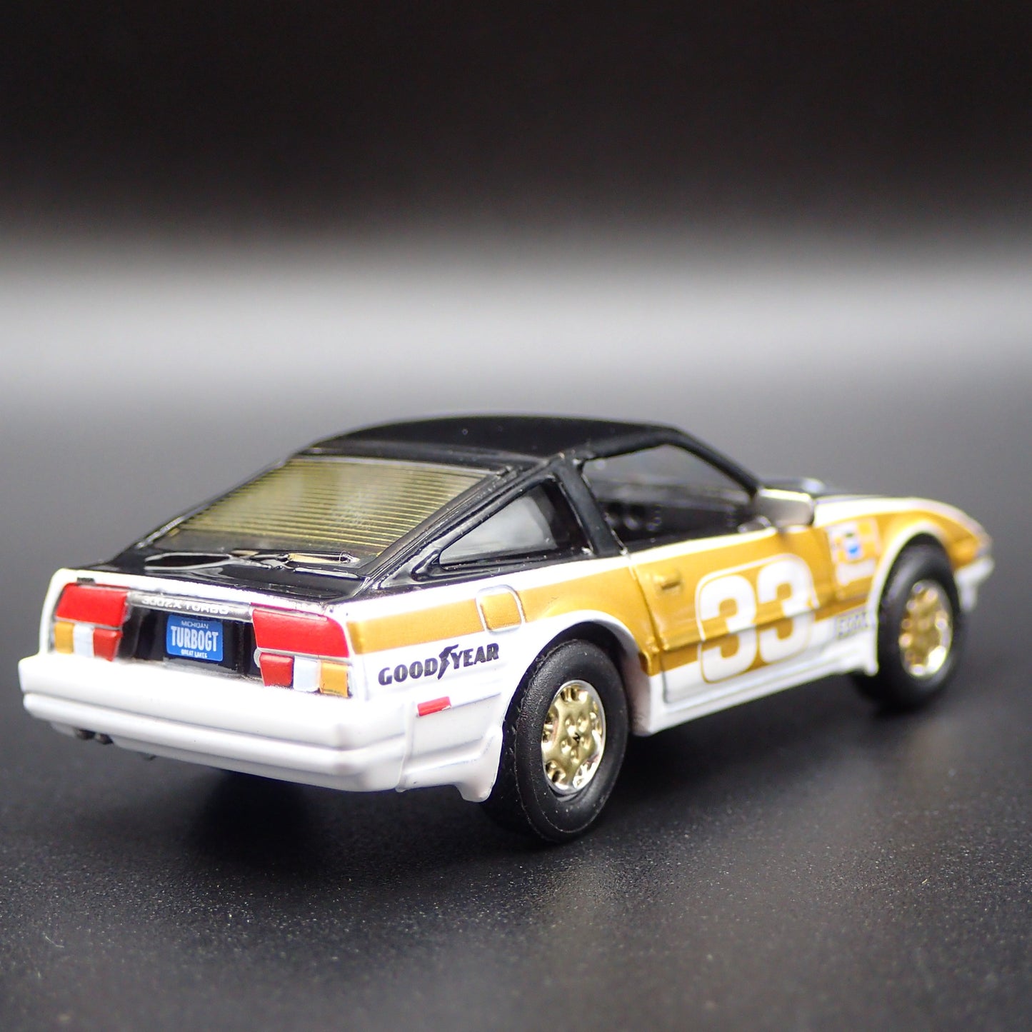 1983-1989 NISSAN 300ZX TURBO 1:64 SCALE COLLECTIBLE DIORAMA DIECAST MODEL CAR