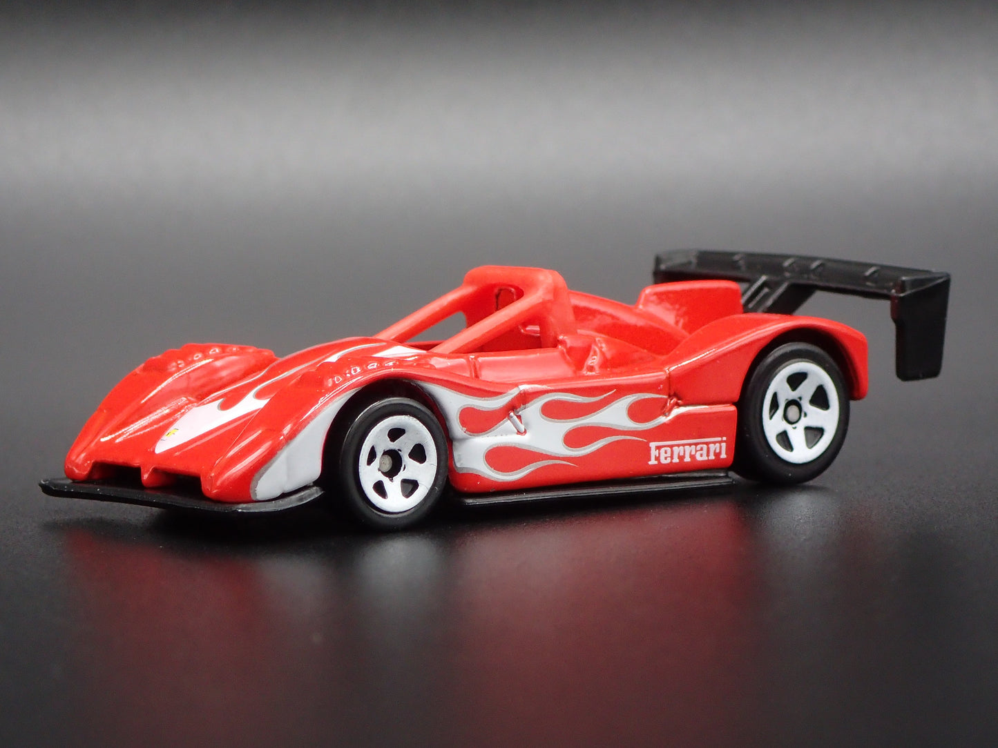 1994-2000 FERRARI 333 SP RACE CAR RED 1:64 SCALE DIORAMA DIECAST MODEL CAR