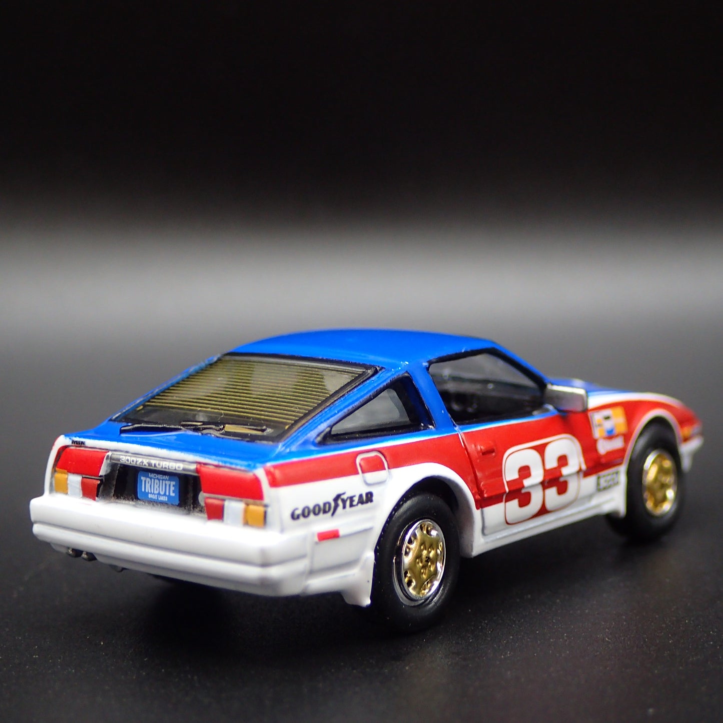 1983-1989 NISSAN 300ZX TURBO 1:64 SCALE COLLECTIBLE DIORAMA DIECAST MODEL CAR